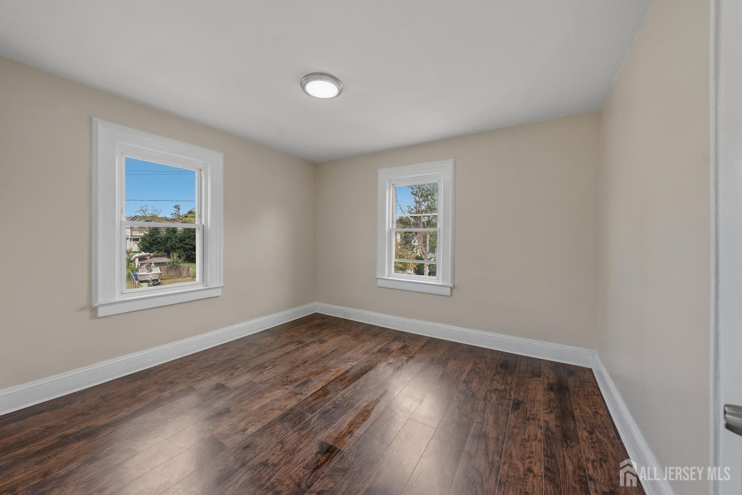 203 S washington Street Image 5