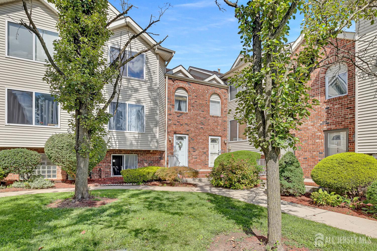 402 Holly Drive 402 Image 3