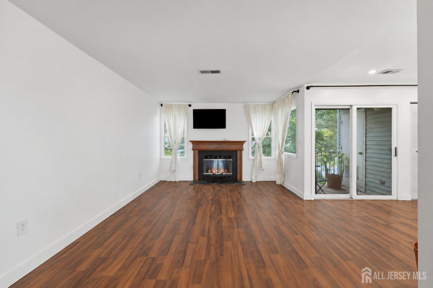320 Edpas Road Image 4