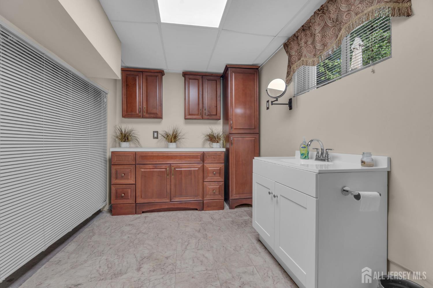 35 Richard Terrace, Middletown, NJ, 07748 image 29