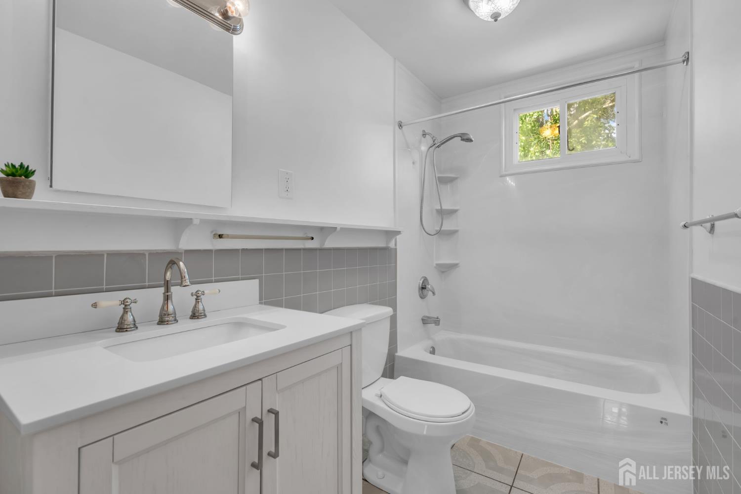341 Middle Road, Hazlet, NJ, 07730 image 18