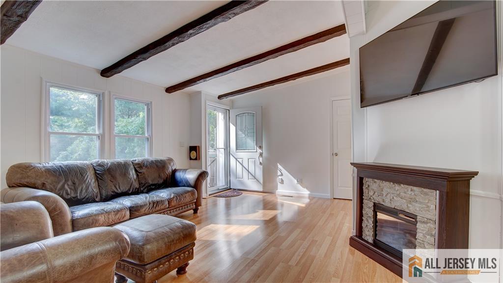 303 Woods End Court, Spotswood, NJ, 08884 image 11