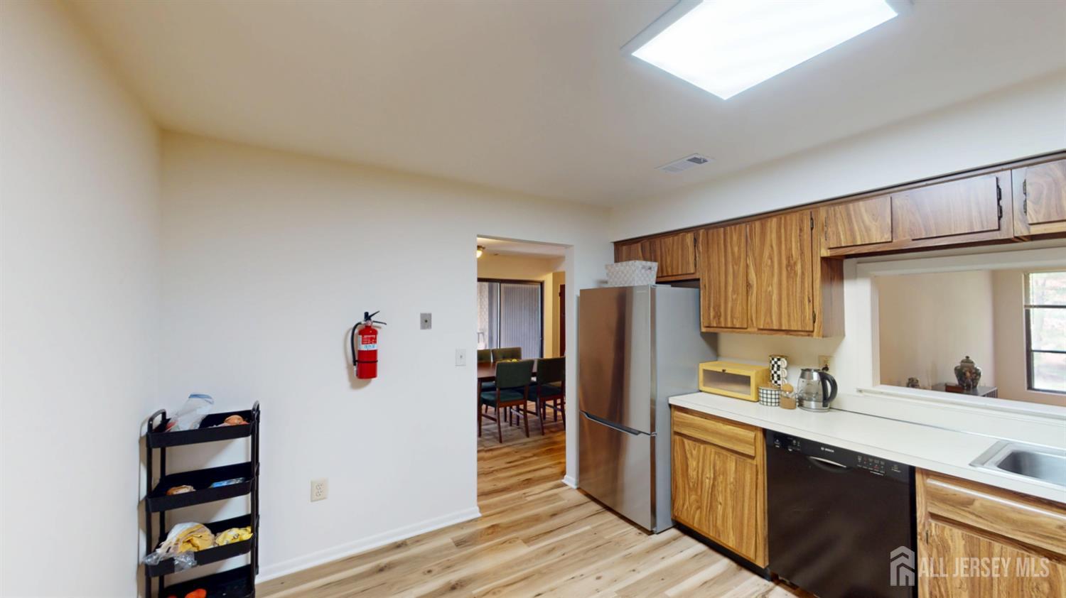 280 Willowbrook Drive, North Brunswick, NJ, 08902 image 19