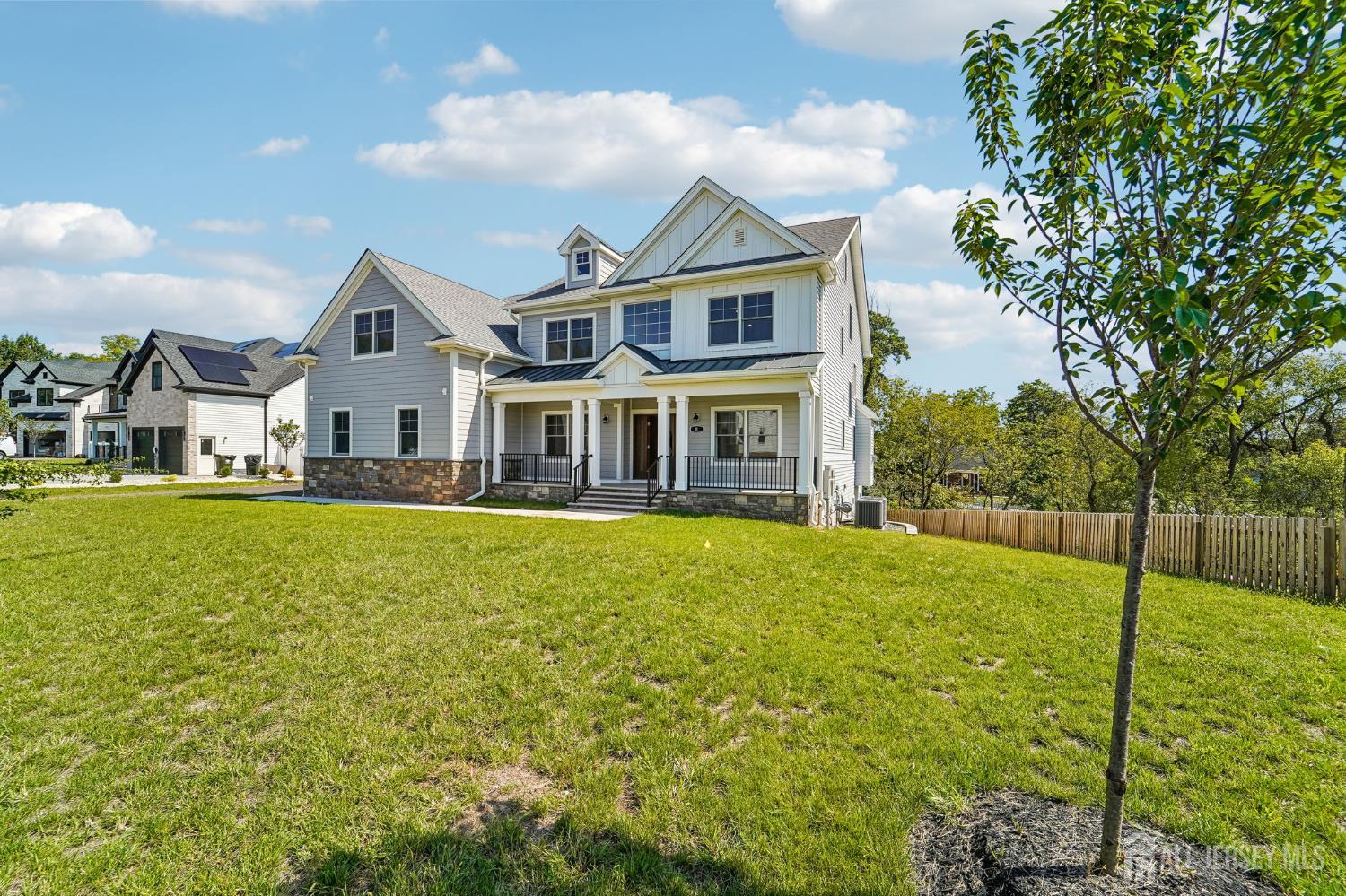 11 Scarlet Drive Image 5