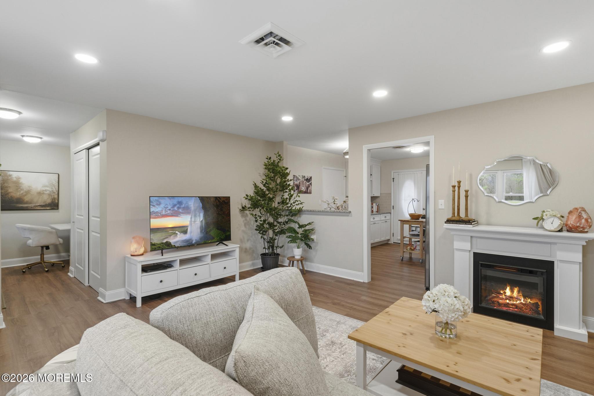 646 B Plymouth Drive Image 2