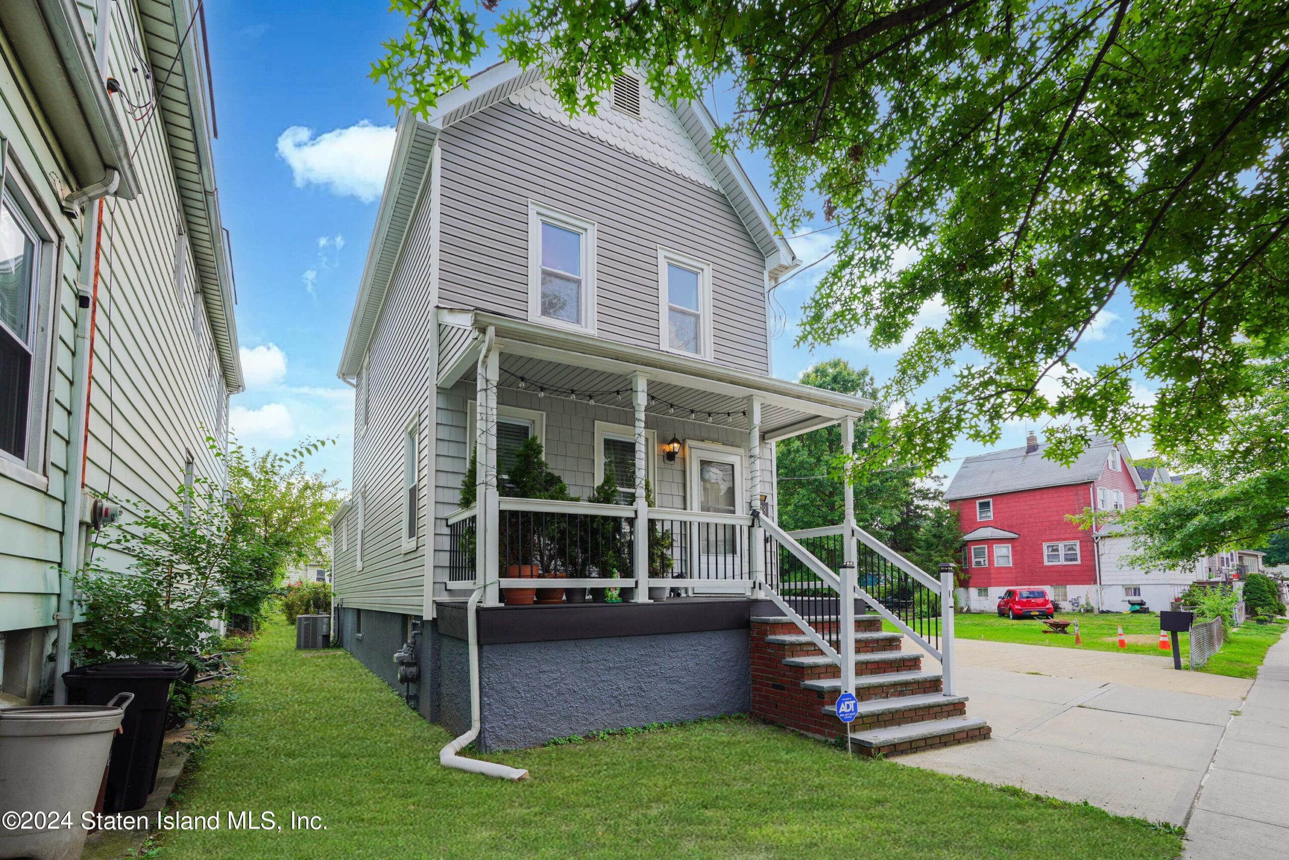 28 Hooker Place, Staten Island, NY, 10302