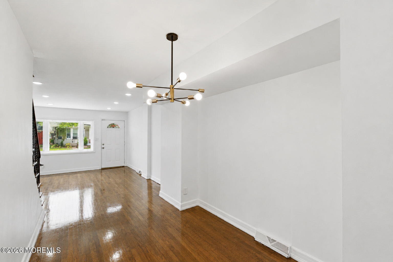 8 Van Nostrand Avenue Image 4