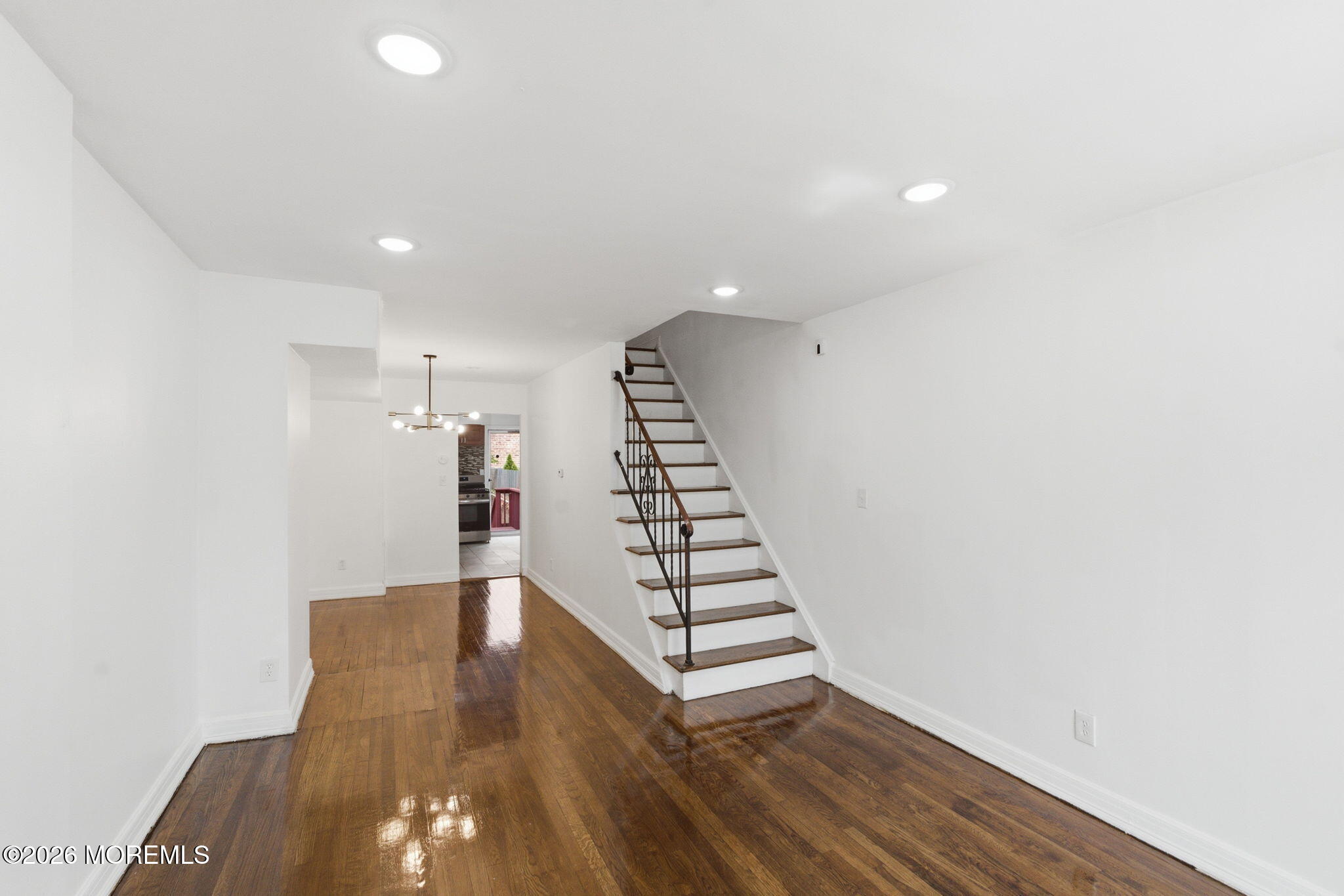 8 Van Nostrand Avenue Image 2