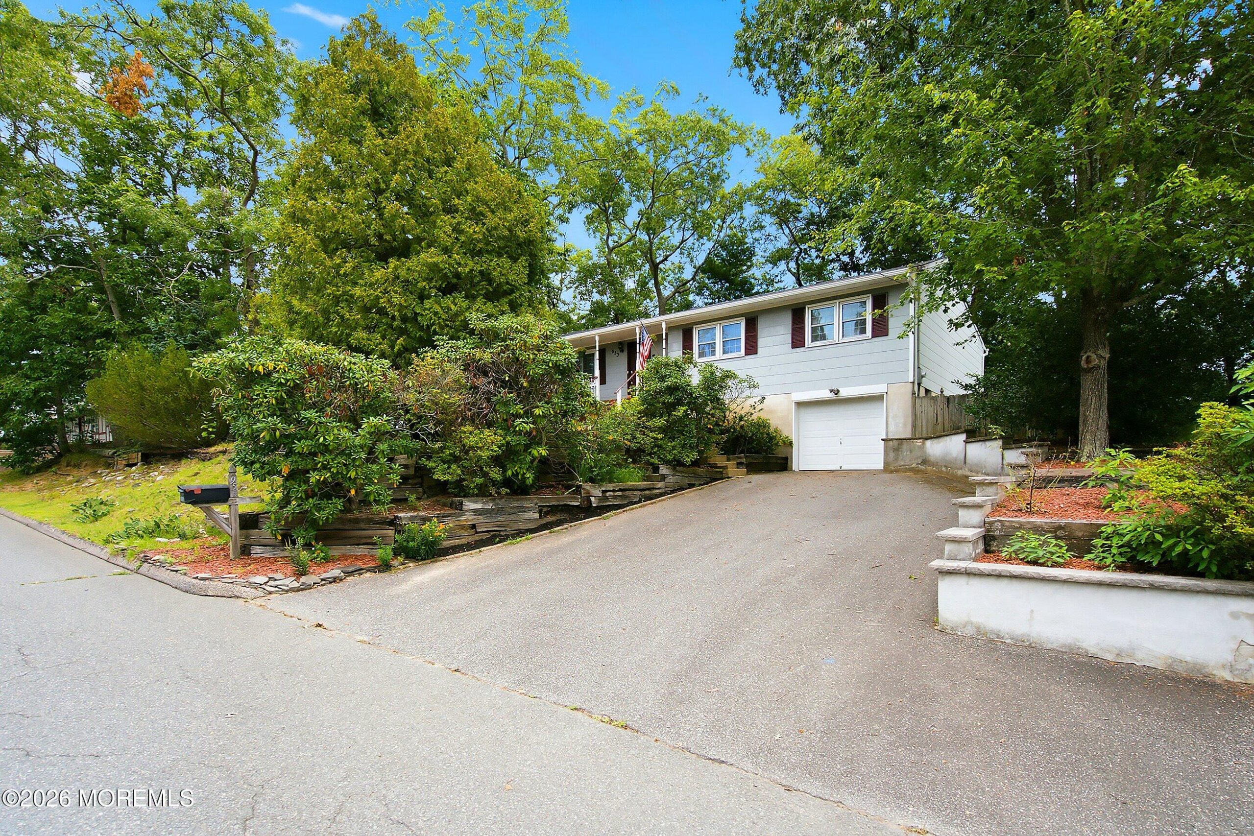 953 Kearny Avenue Image 3
