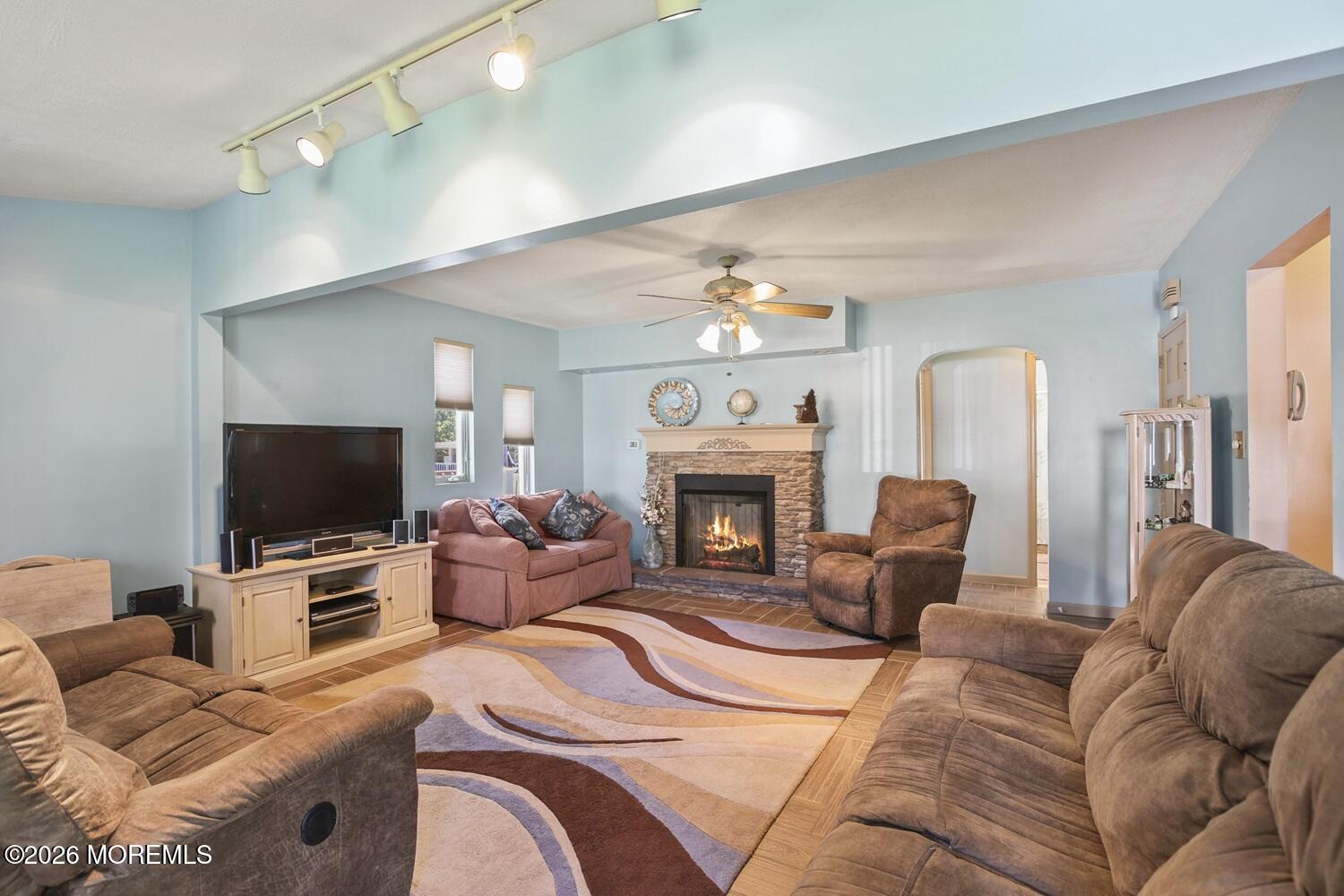 445 Seaman Avenue Image 4