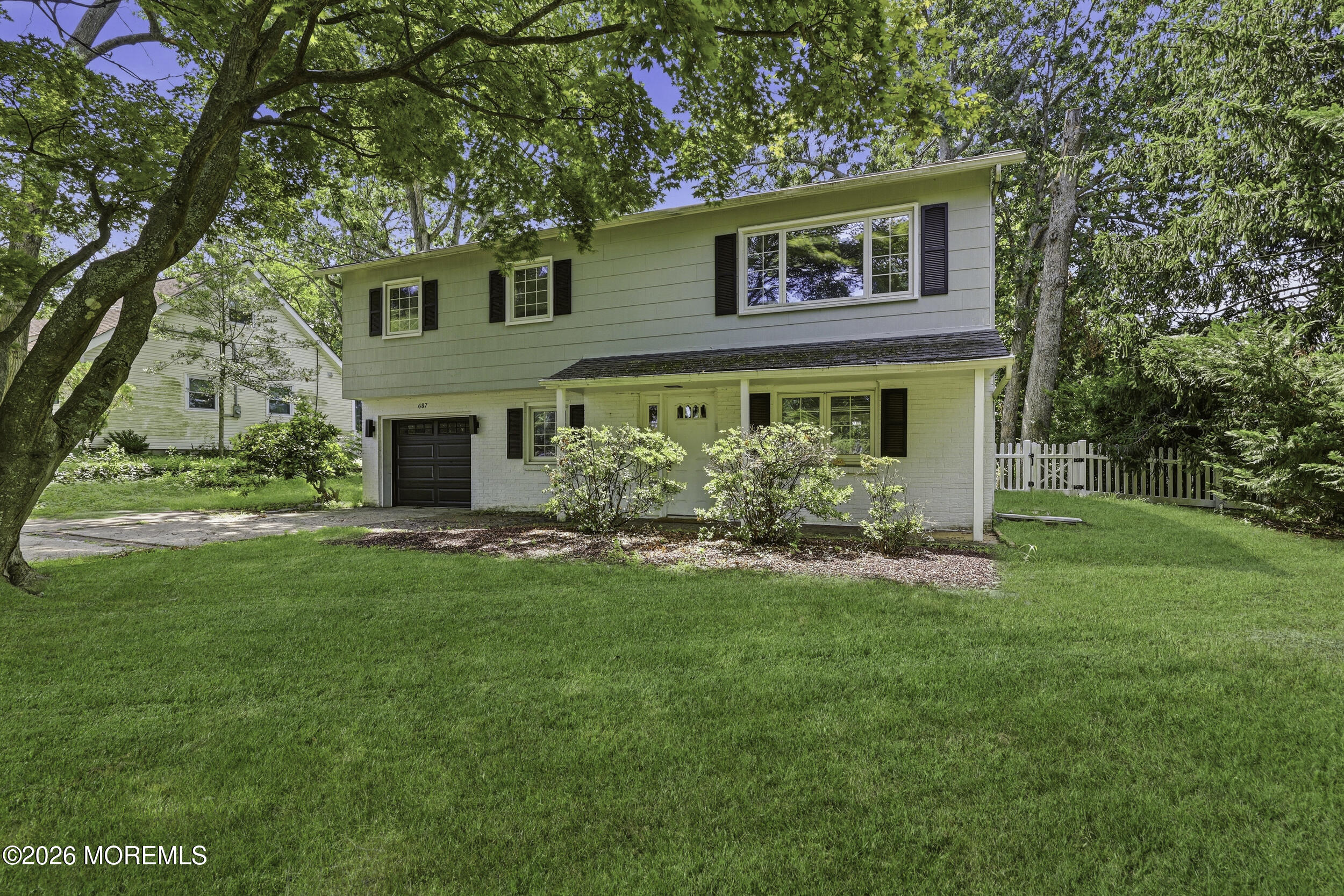 687 Northstream Drive Image 2