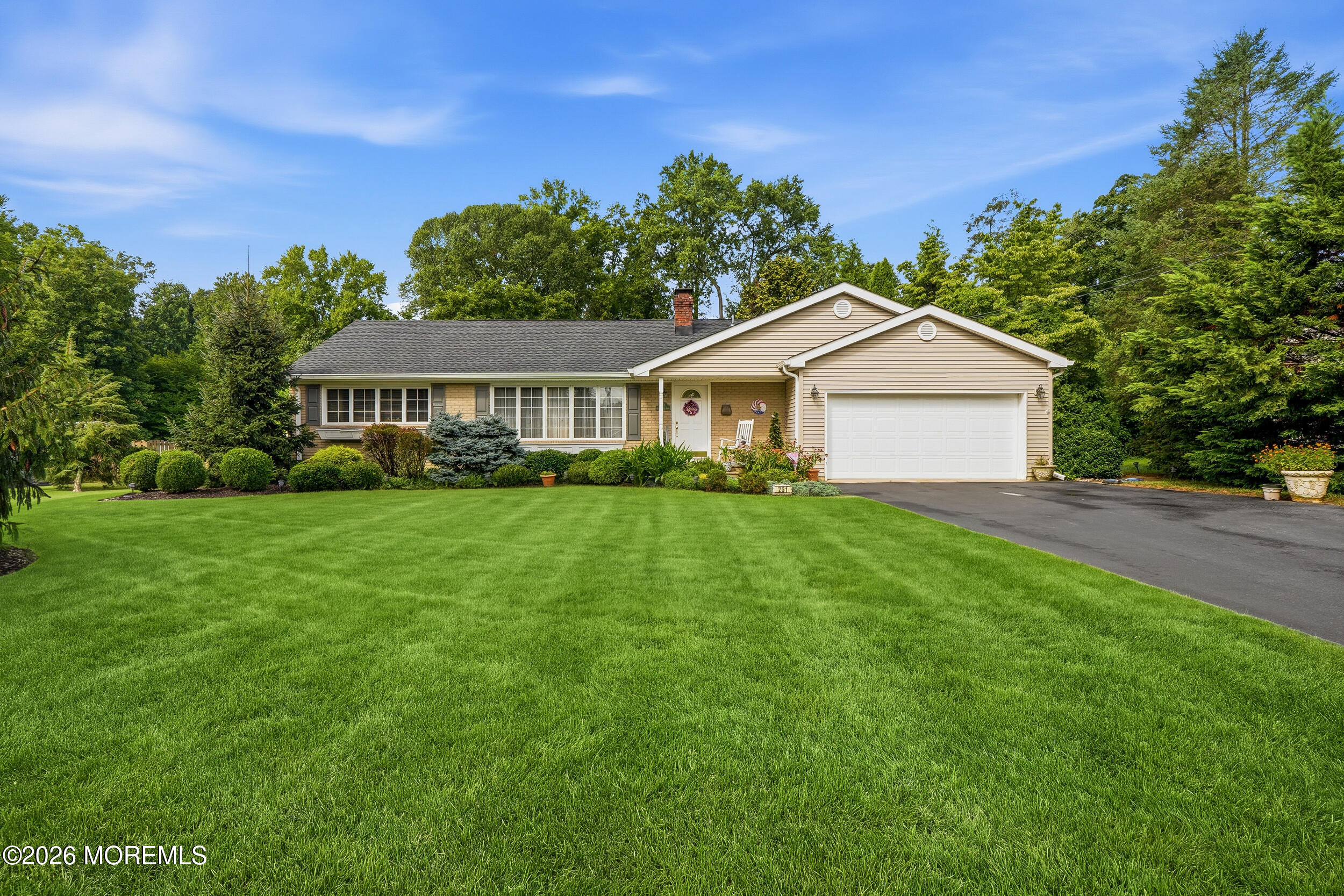 251 Hamiltonian Drive Image 2