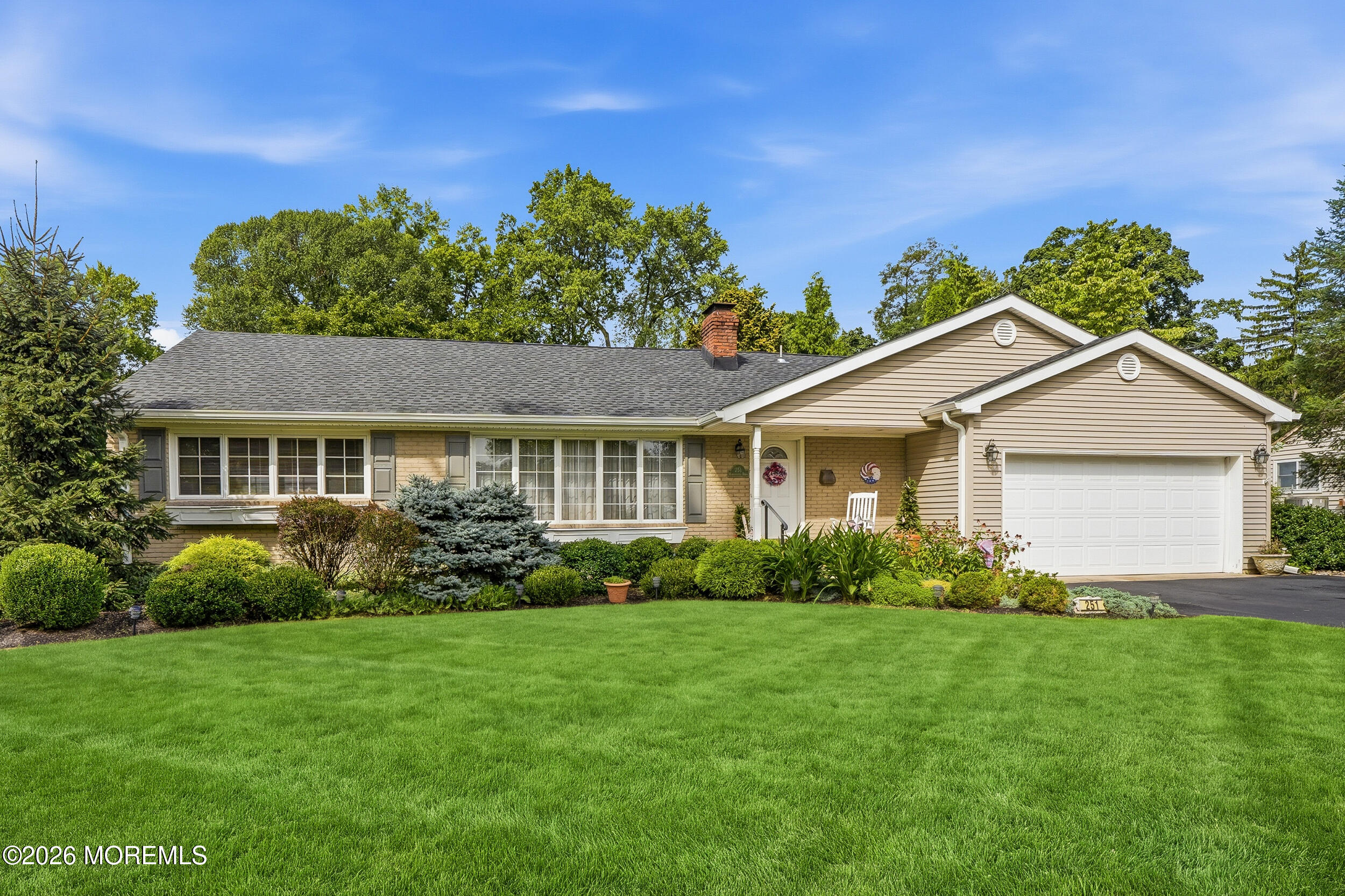 251 Hamiltonian Drive Image 3