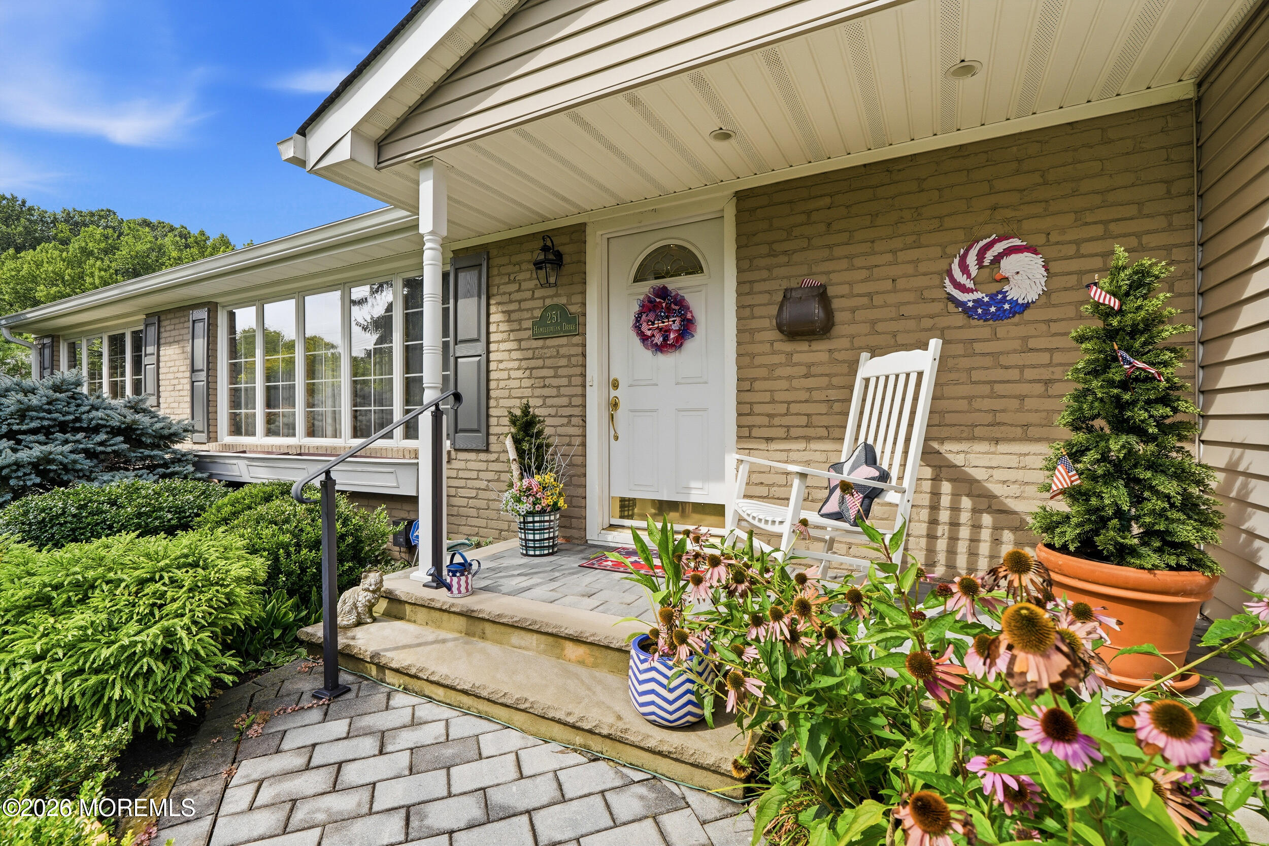 251 Hamiltonian Drive Image 5