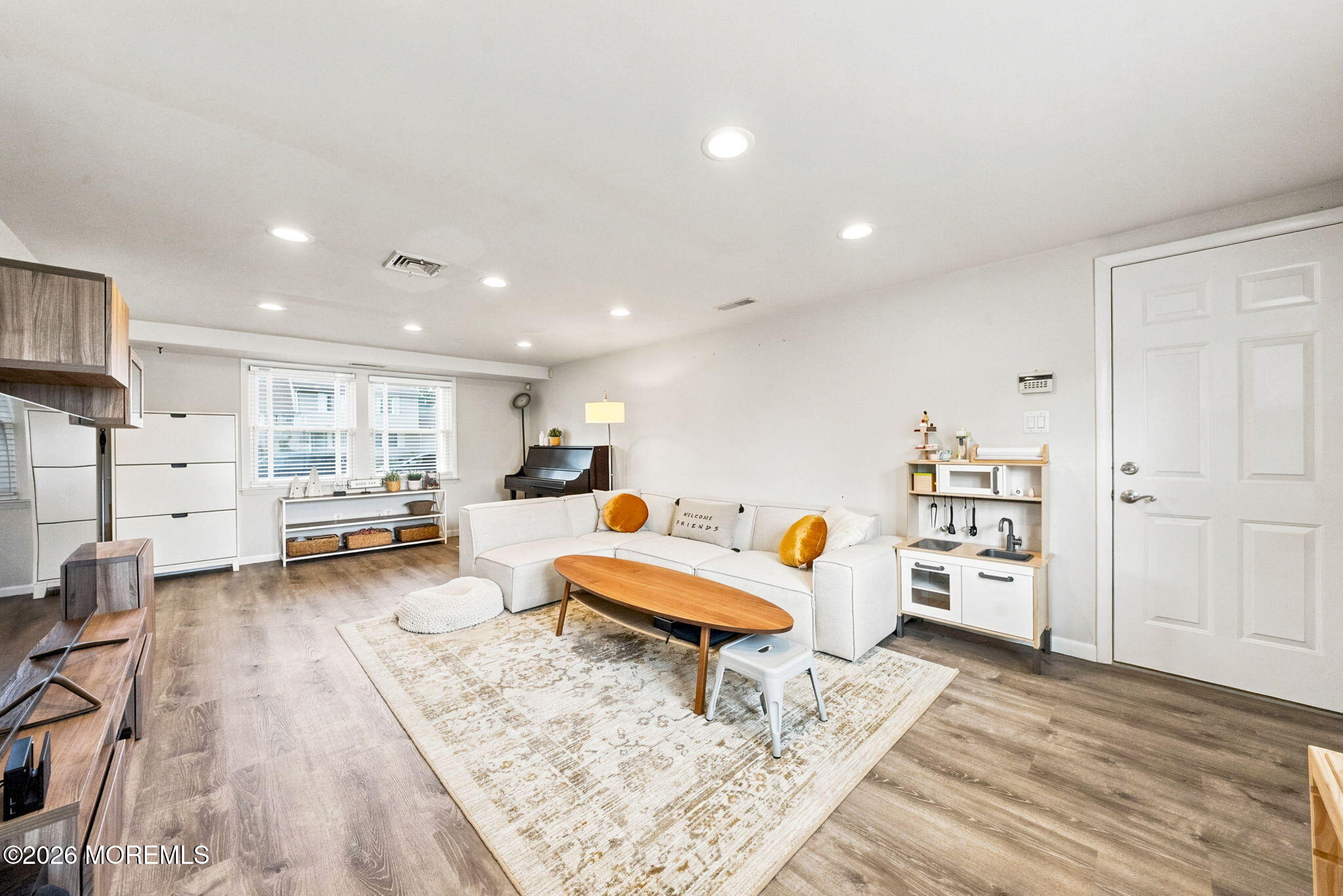 9 Meyer Road, Edison, NJ, 08817 image 16