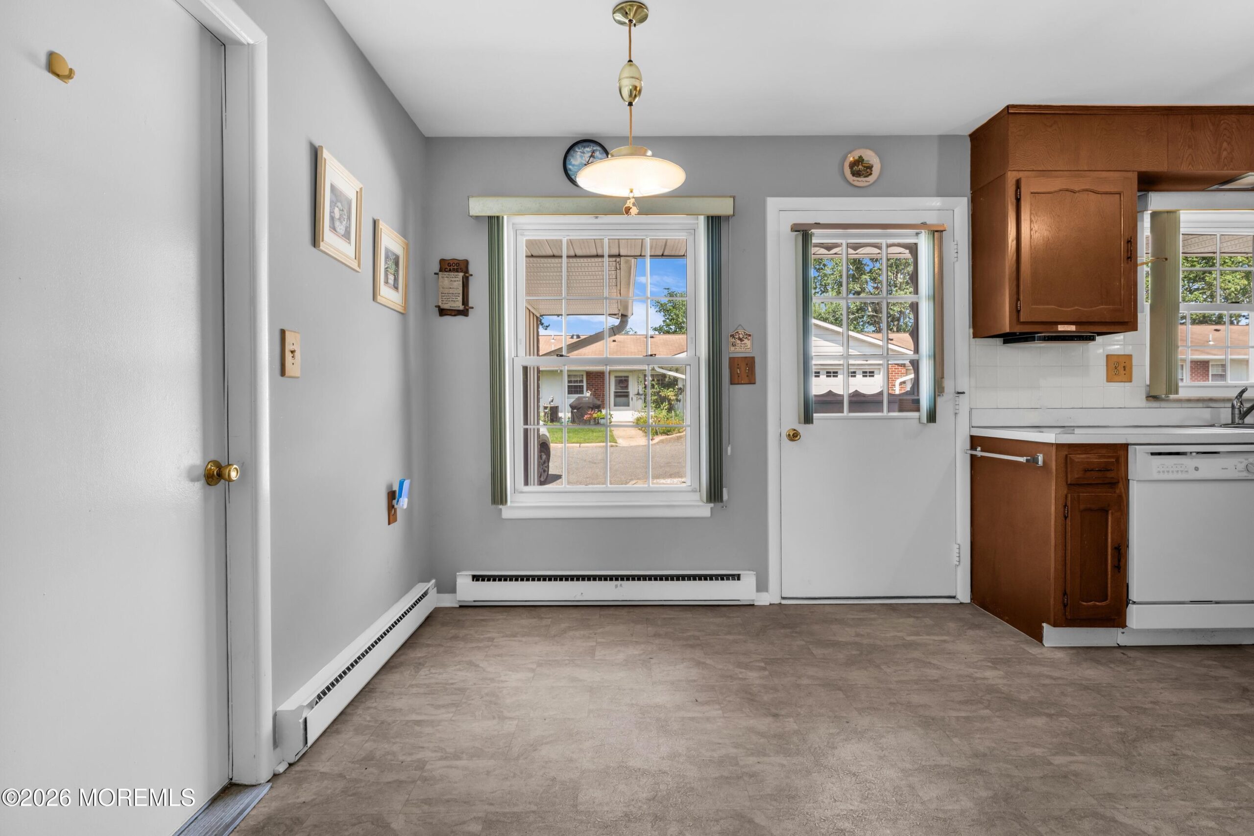 995 Argyll Circle B Image 3