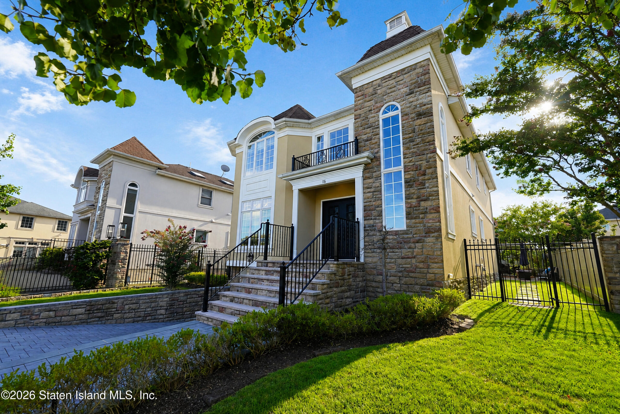 76 St. Edward Lane Image 3