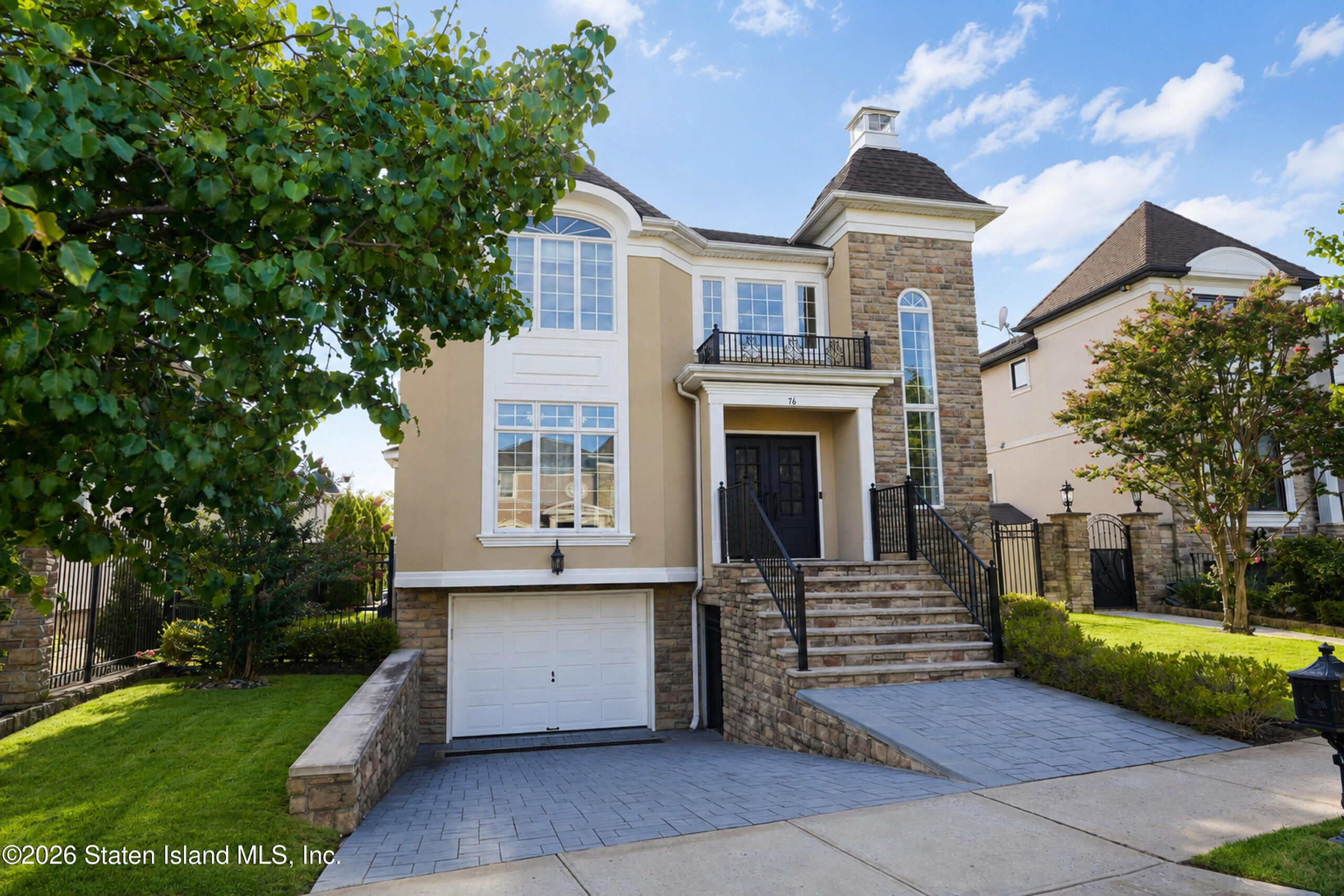 76 St. Edward Lane, Staten Island, NY, 10309