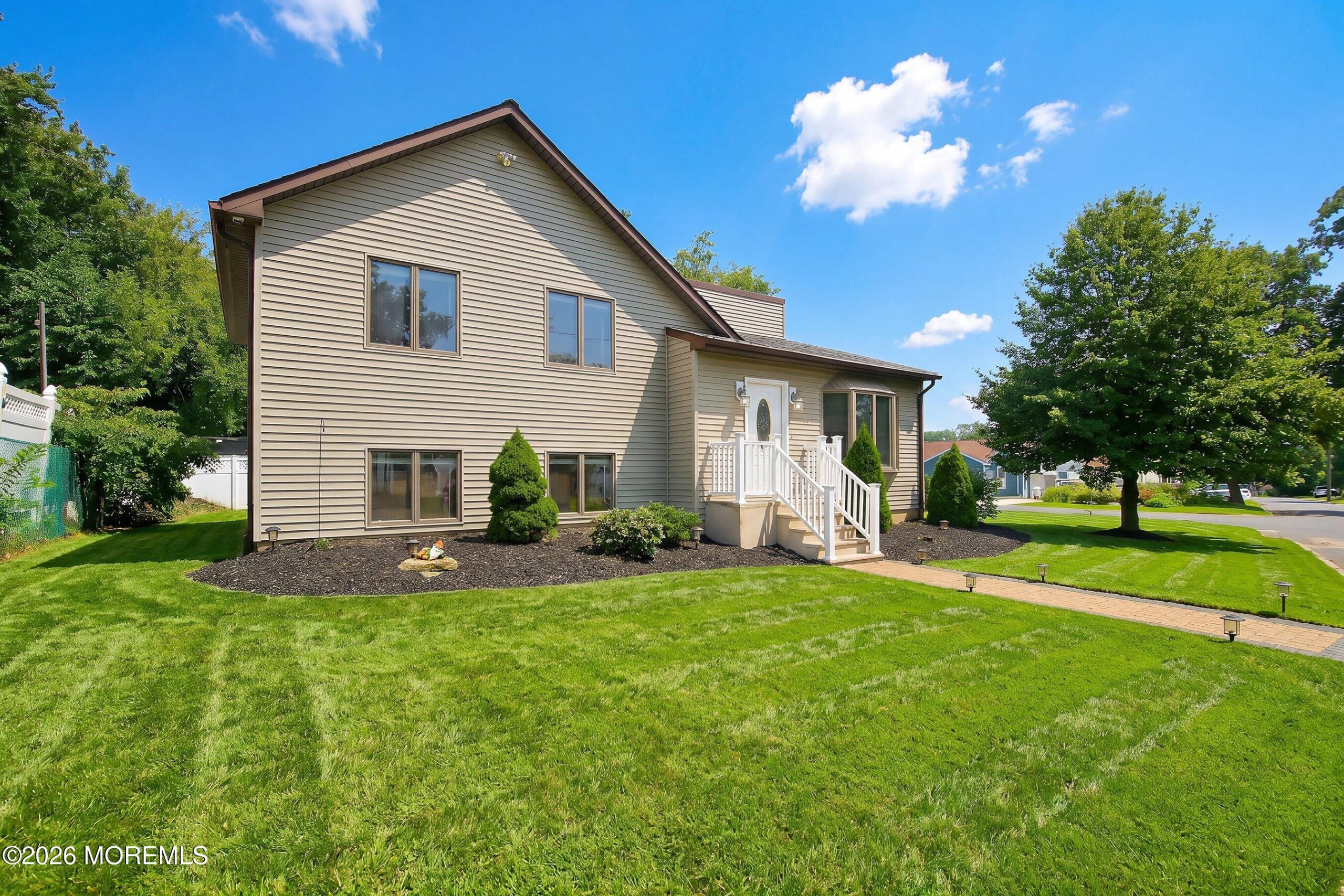897 Brookside Avenue Image 3