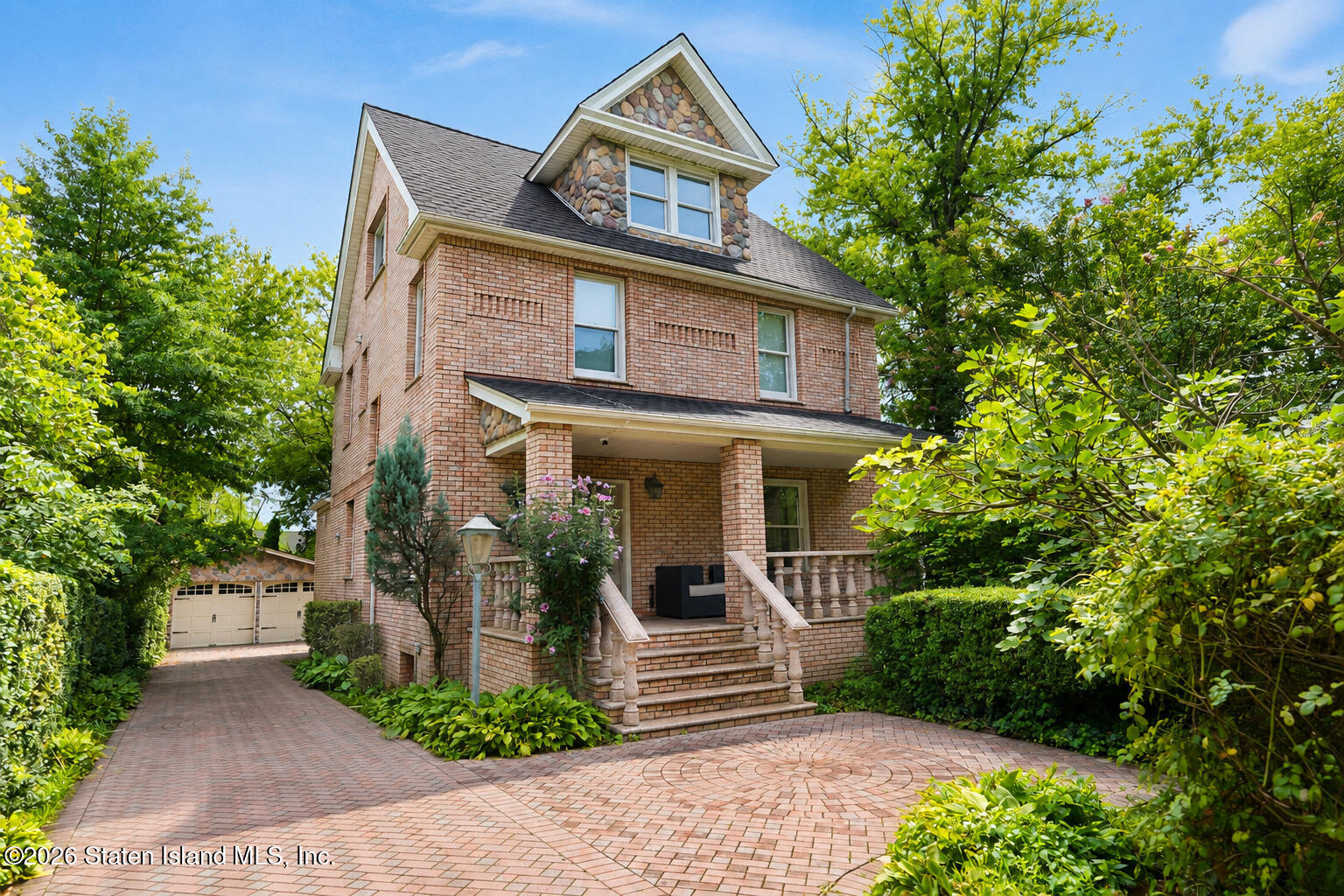 4490 Hylan Boulevard Image 2