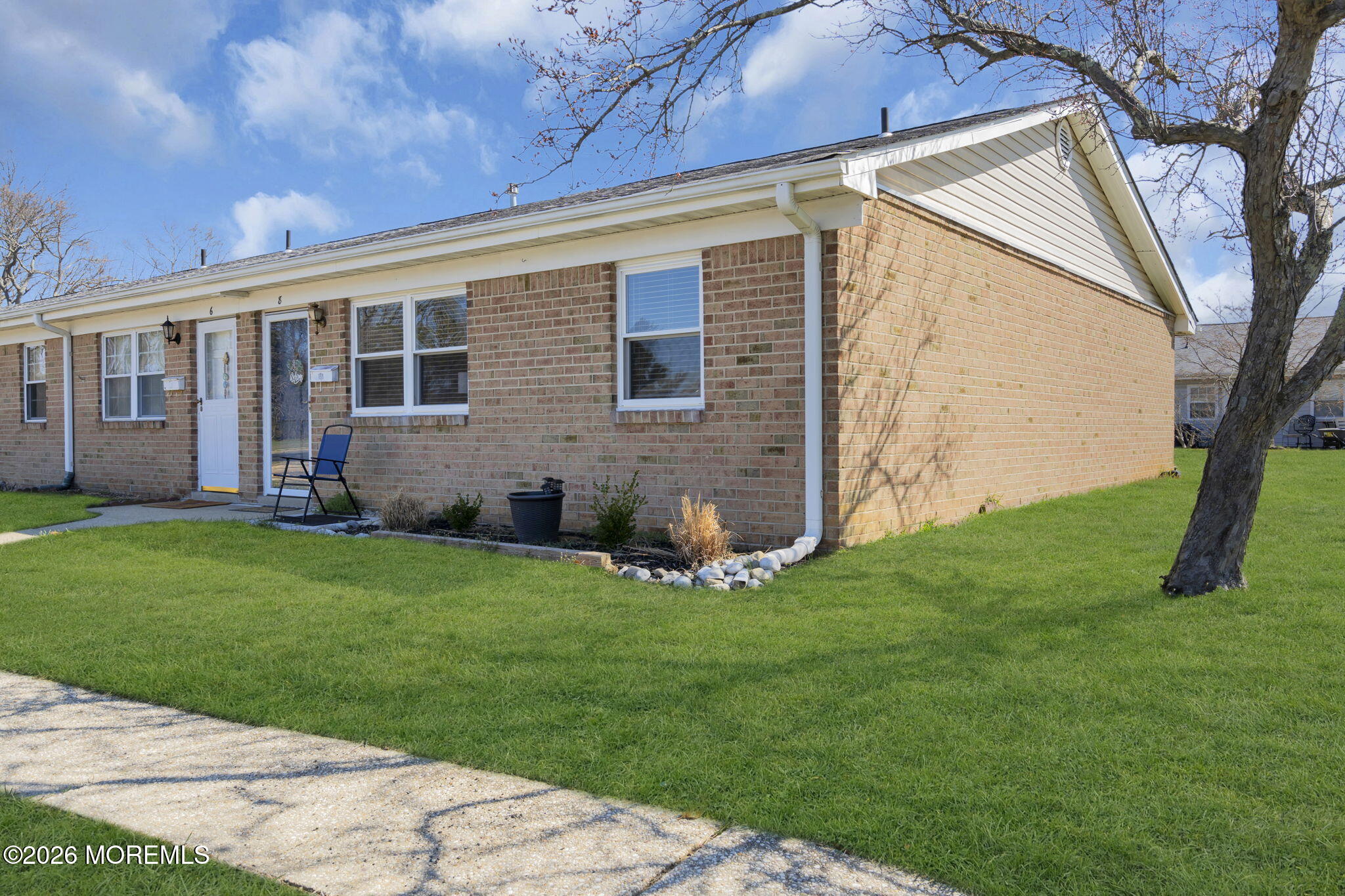 8 River Lane 141 Image 4