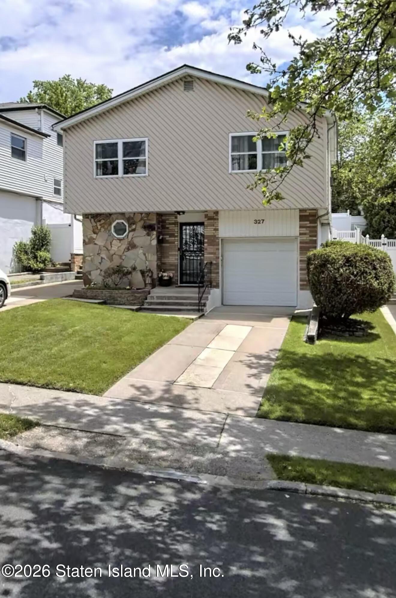 327 Mountainview Avenue Image 2