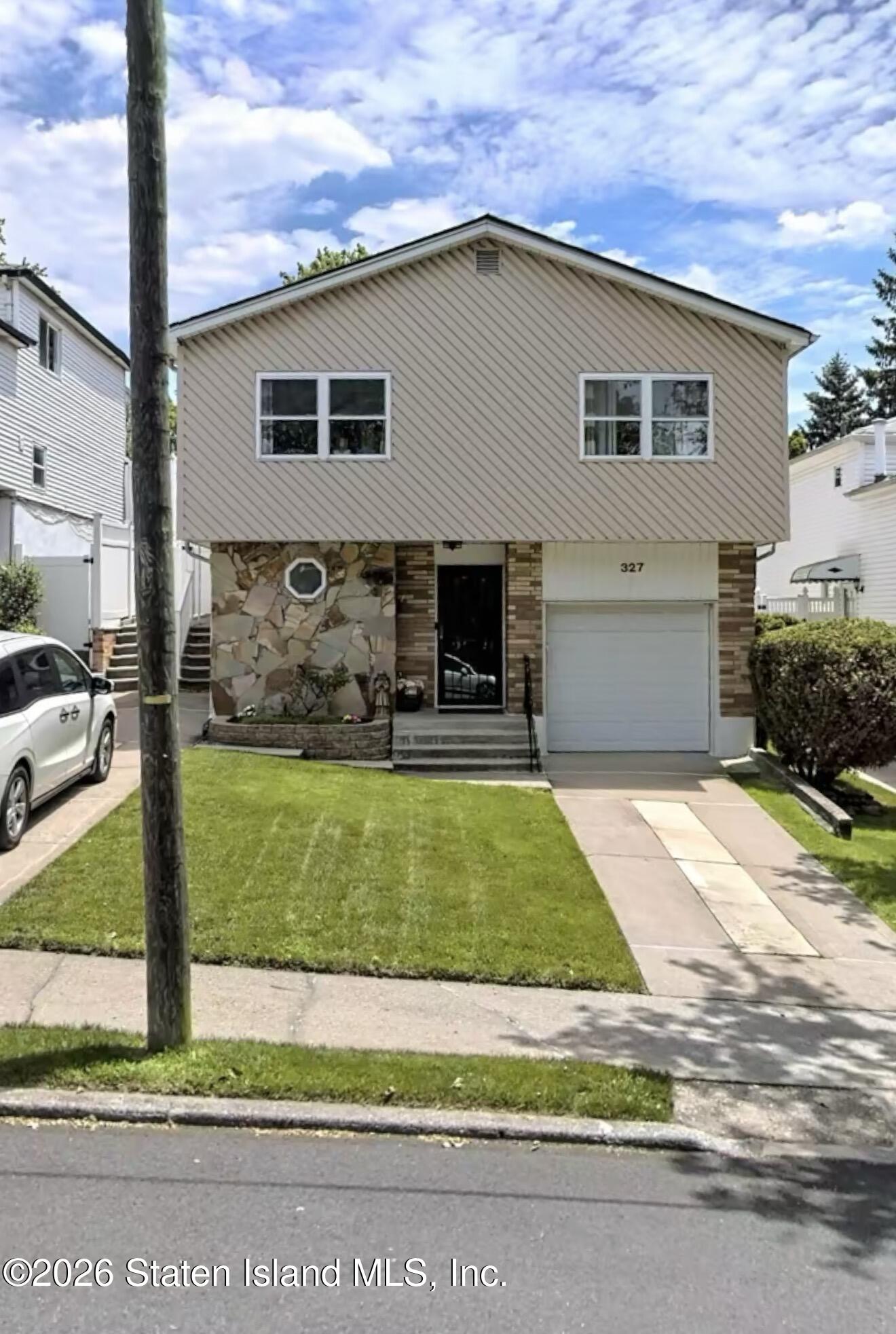 327 Mountainview Avenue Image 1