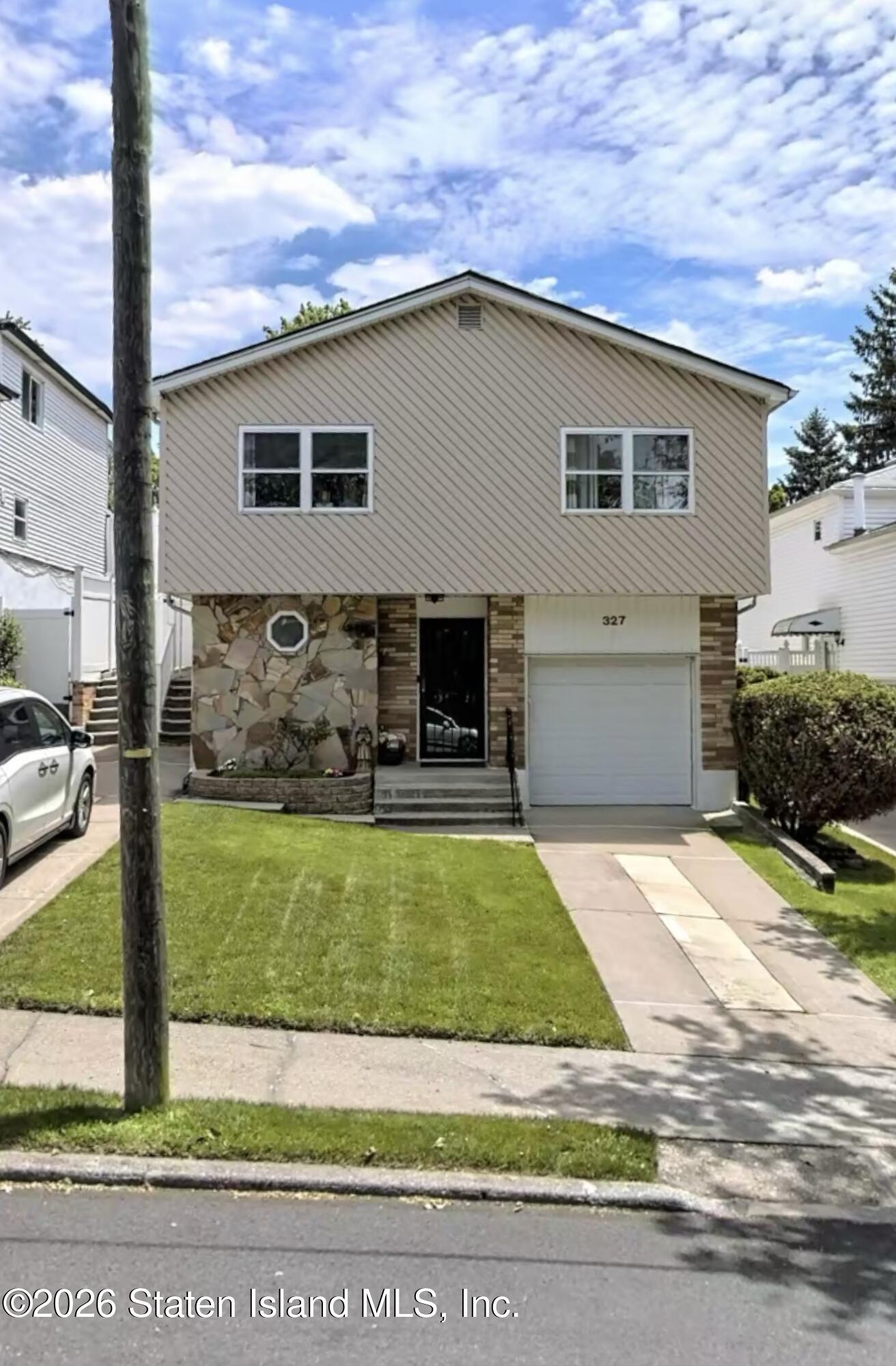 327 Mountainview Avenue Image 3