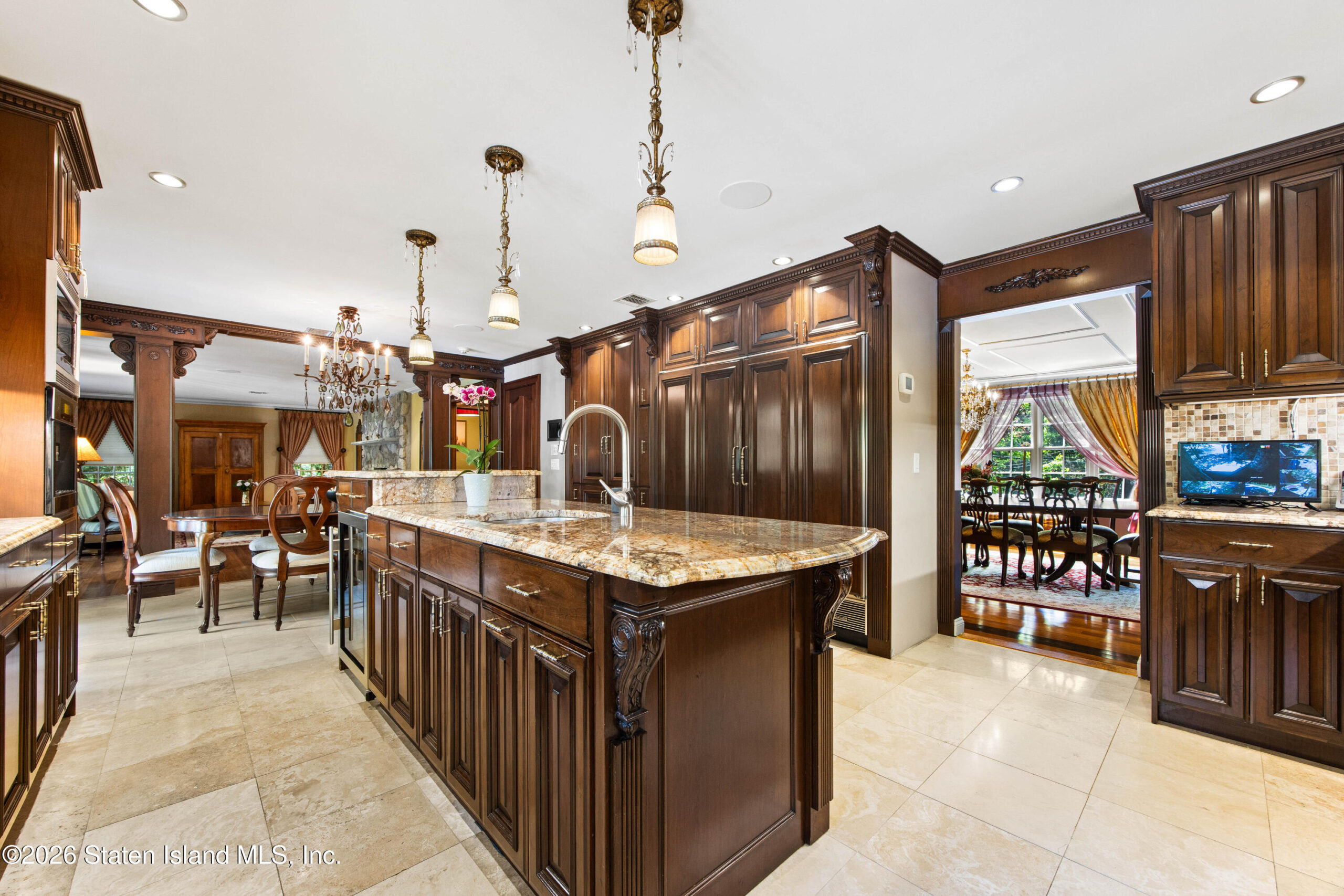 347 Deere Park Place, Staten Island, NY, 10301 image 9