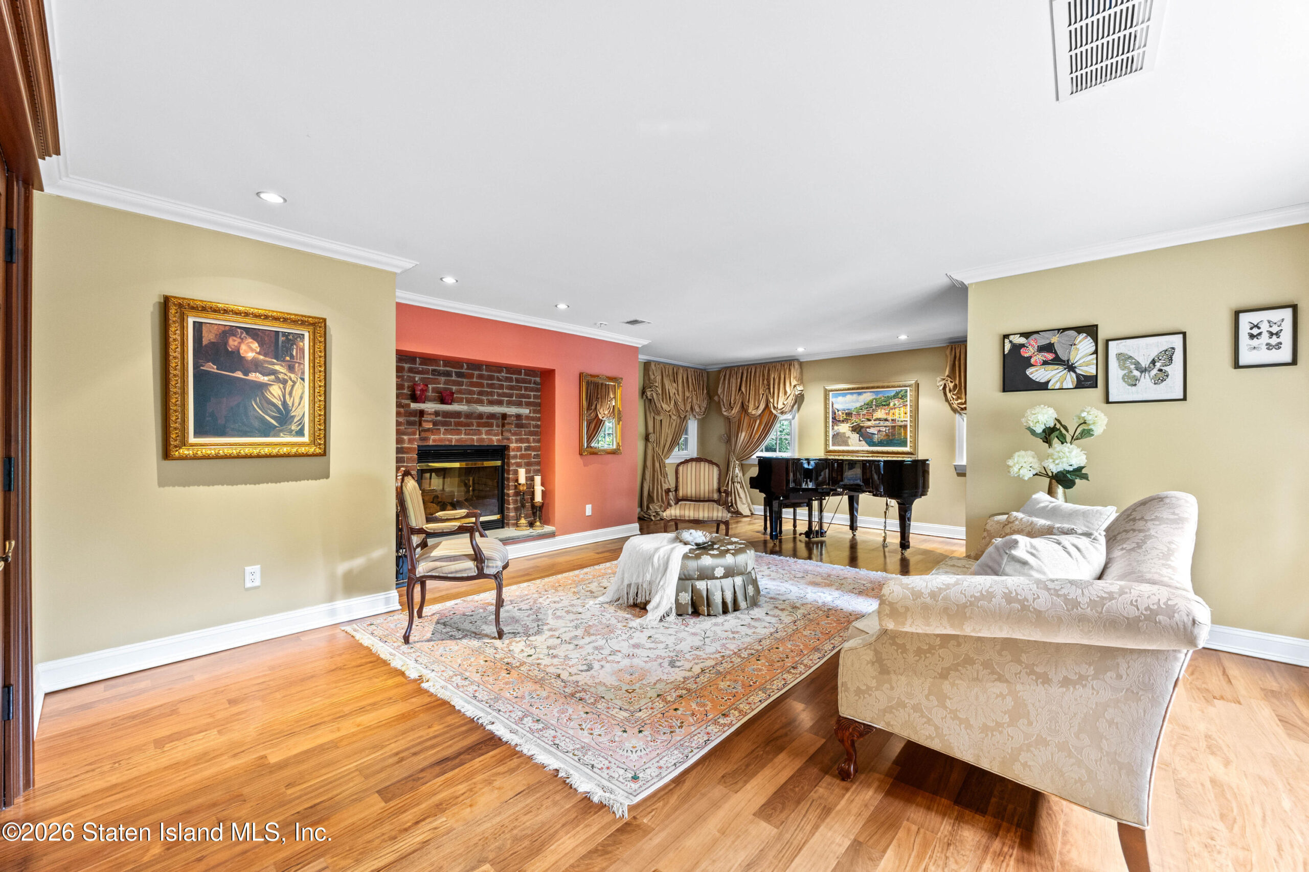 347 Deere Park Place, Staten Island, NY, 10301 image 13