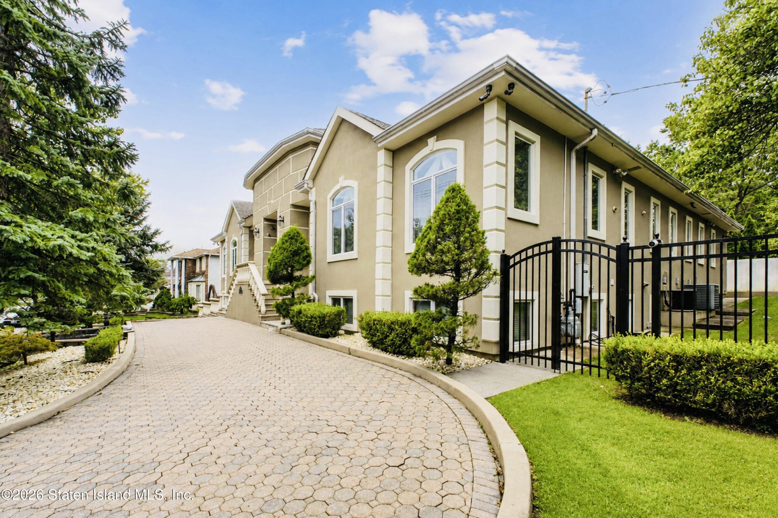 160 Goff Avenue Image 2