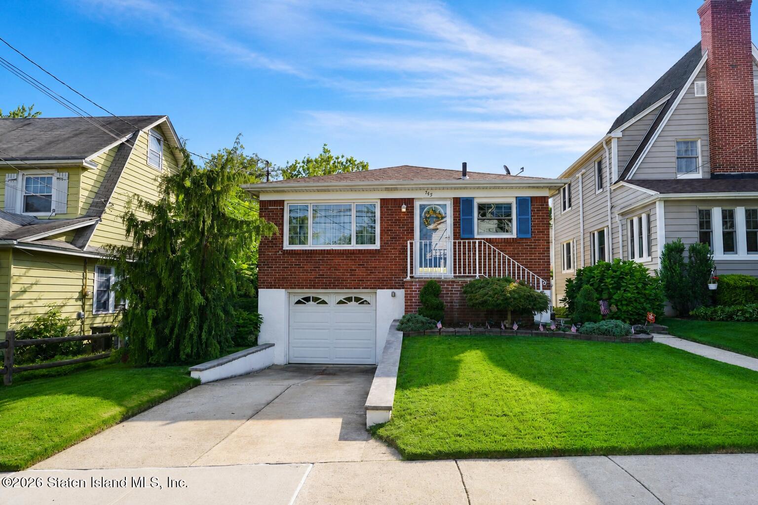 745 Bard Avenue Image 3