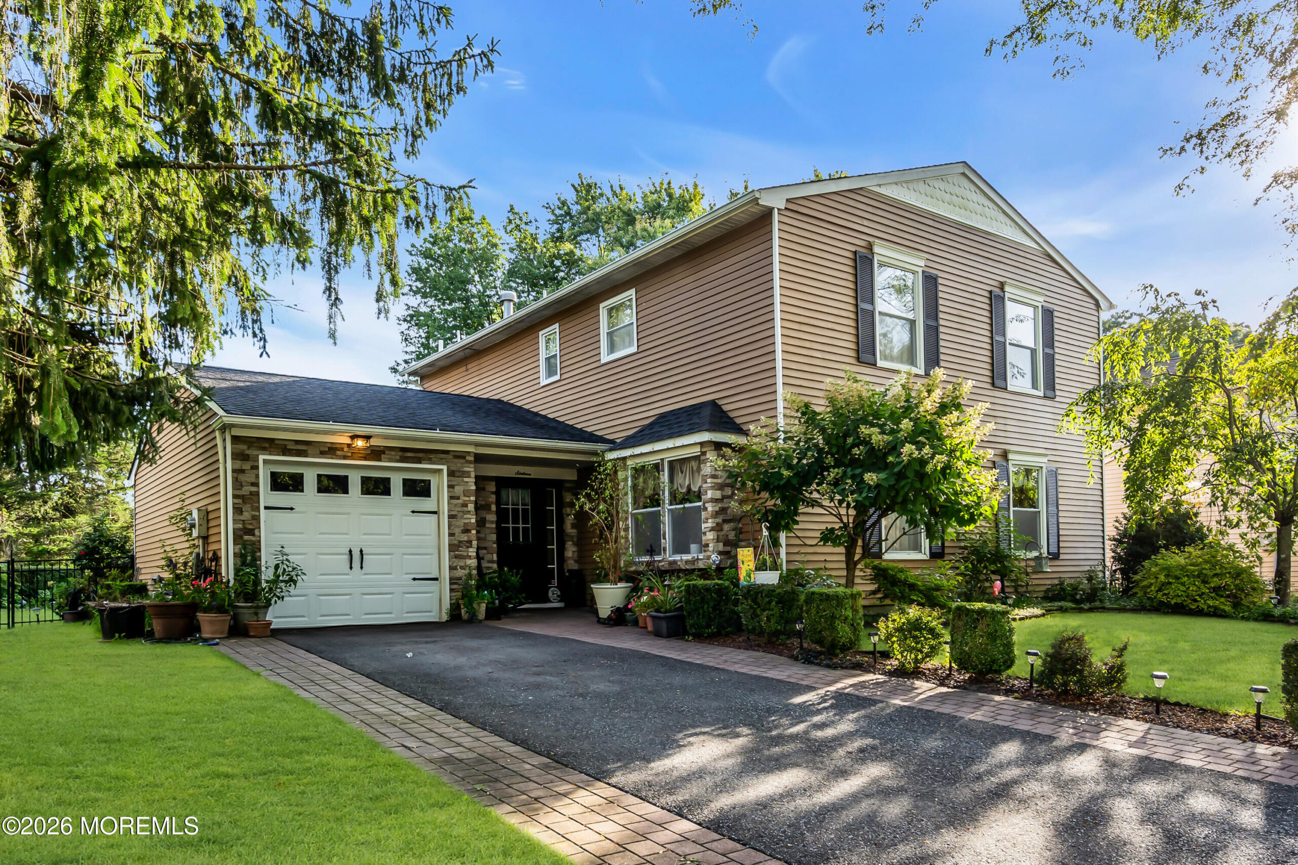16 Hearth Court, Howell, NJ, 07731