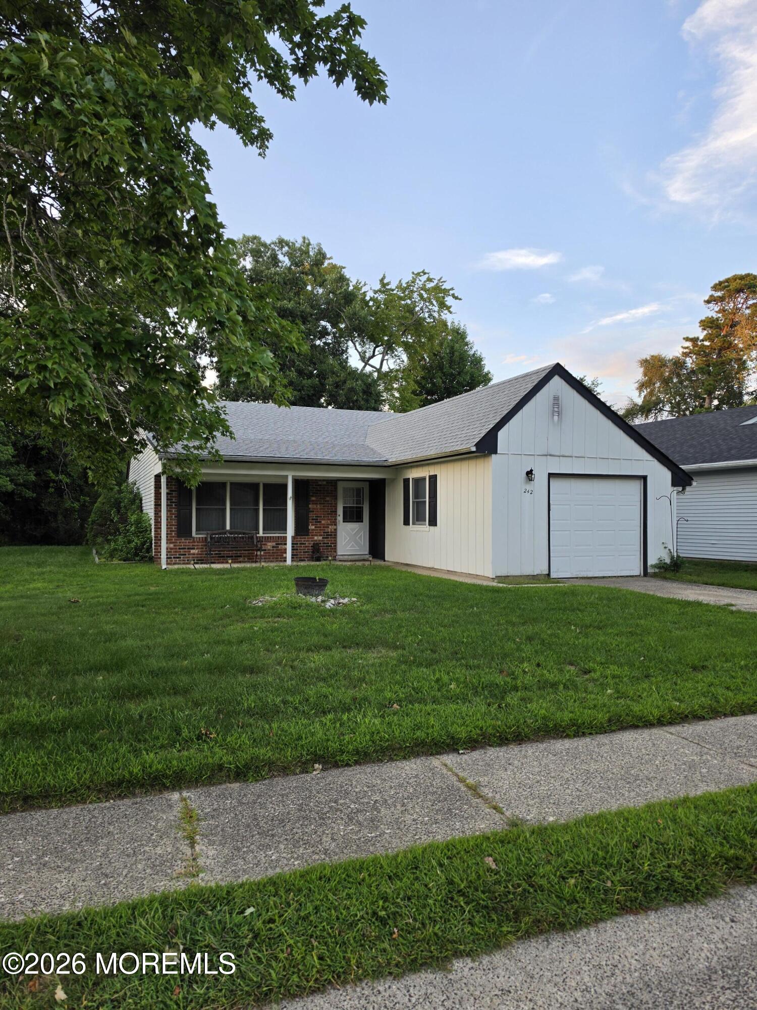 242 Lexington Drive Image 3