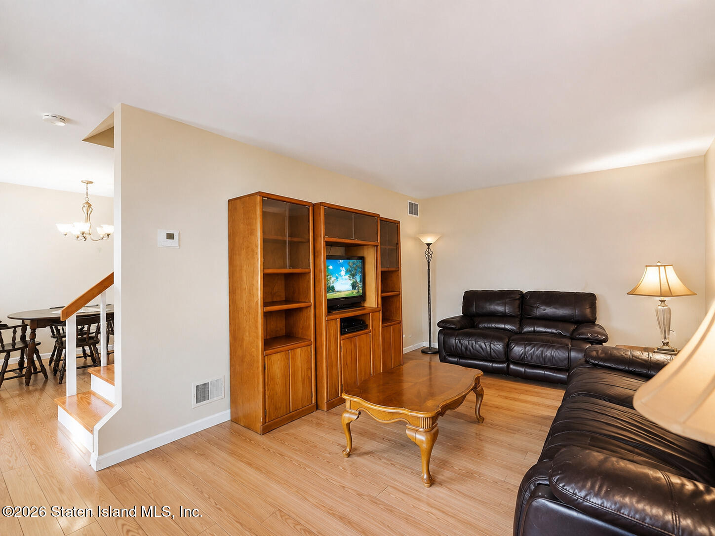 413-2 Willow Road Image 4