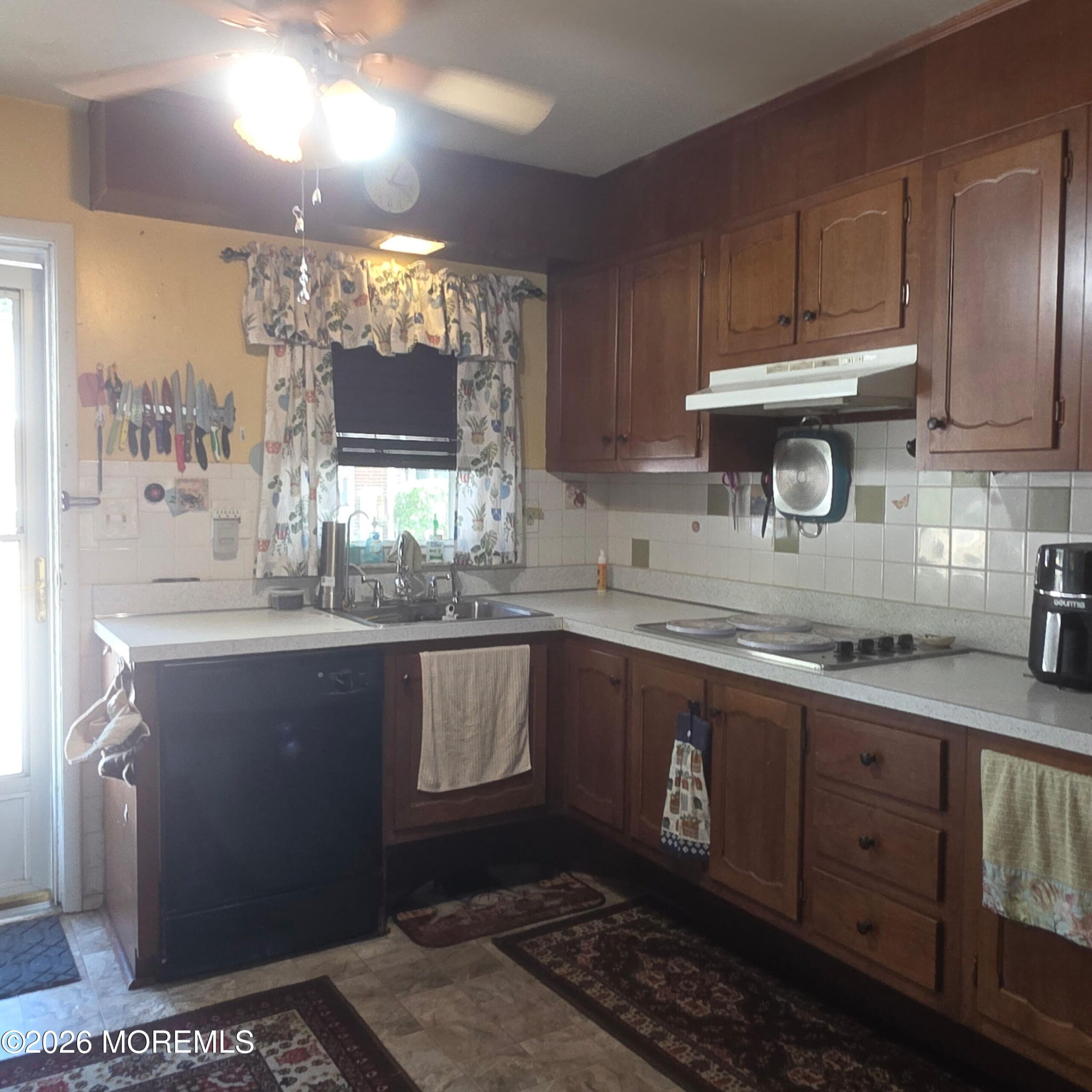 264B Kingston Court Image 4