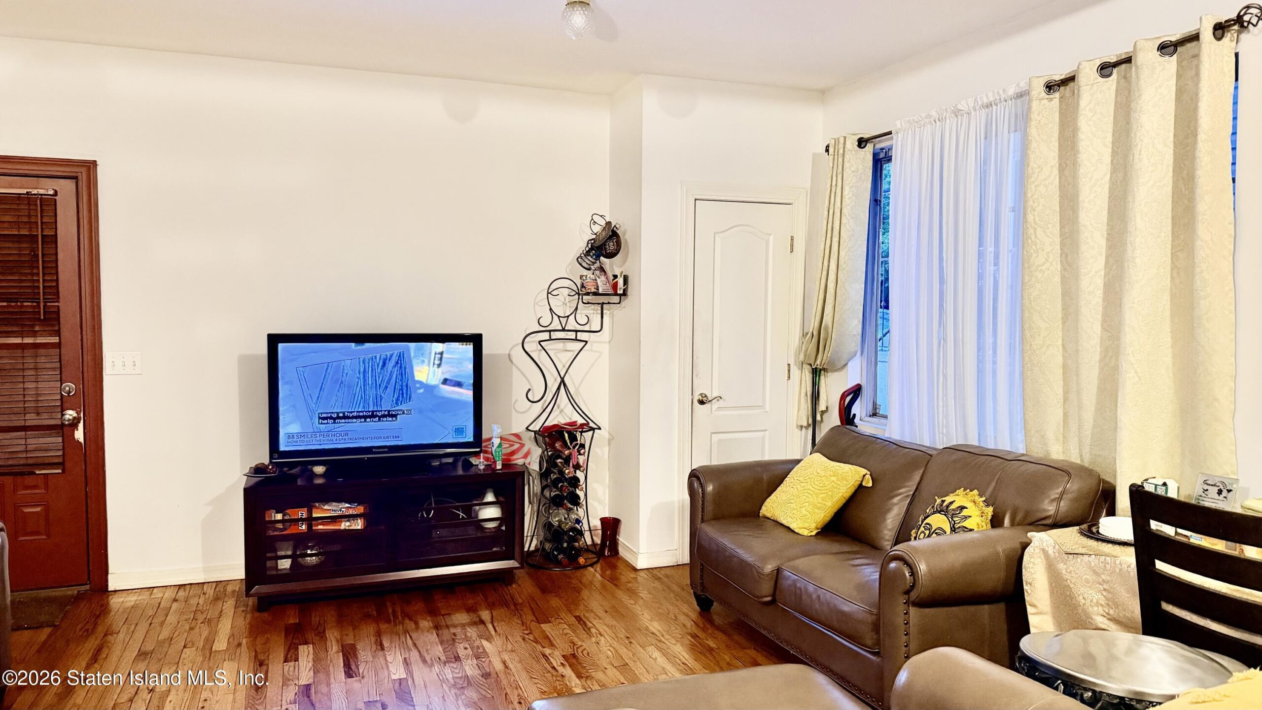184 Dixon Avenue Image 4