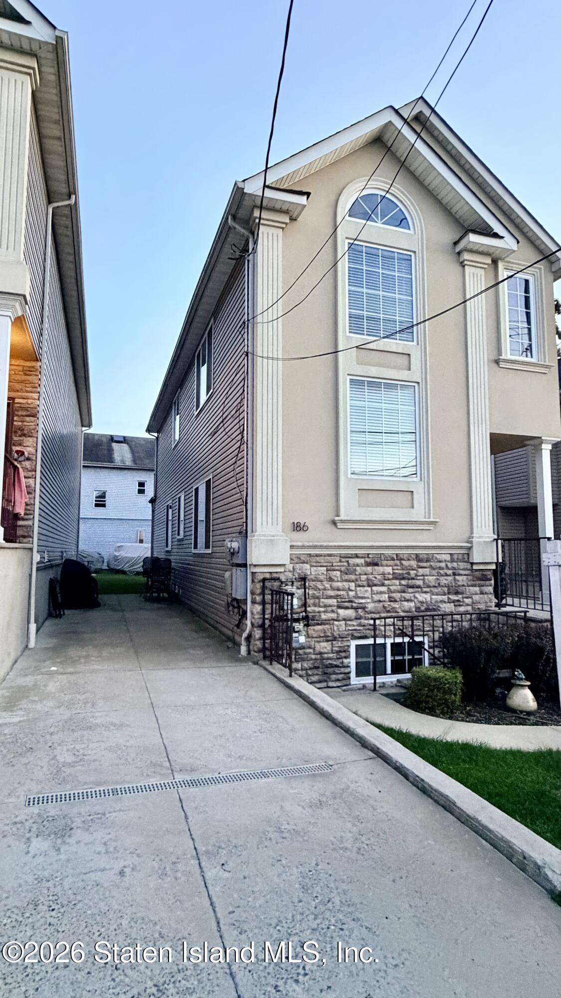 184 Dixon Avenue Image 2