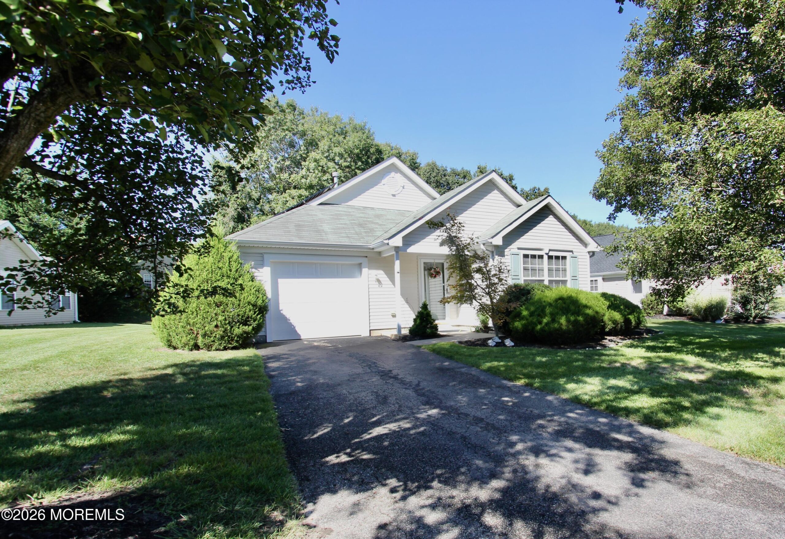 6 Wellington Lane, Lakewood, NJ, 08701