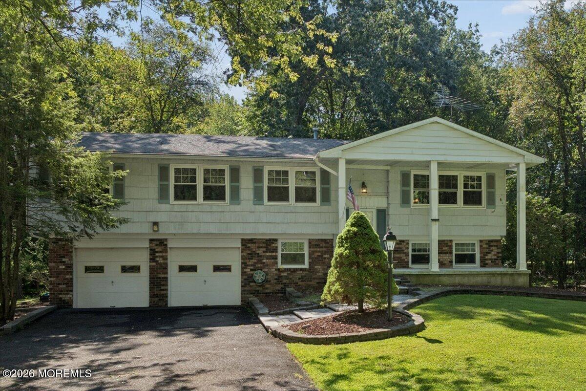 16 Coventry Court, Manalapan, NJ, 07726