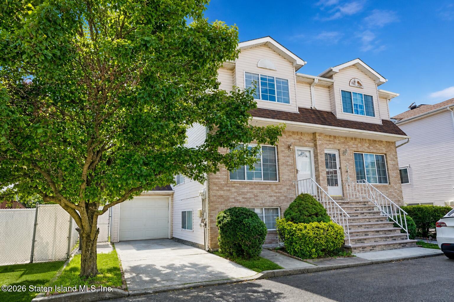 24 Willow Lane, Staten Island, NY, 10306