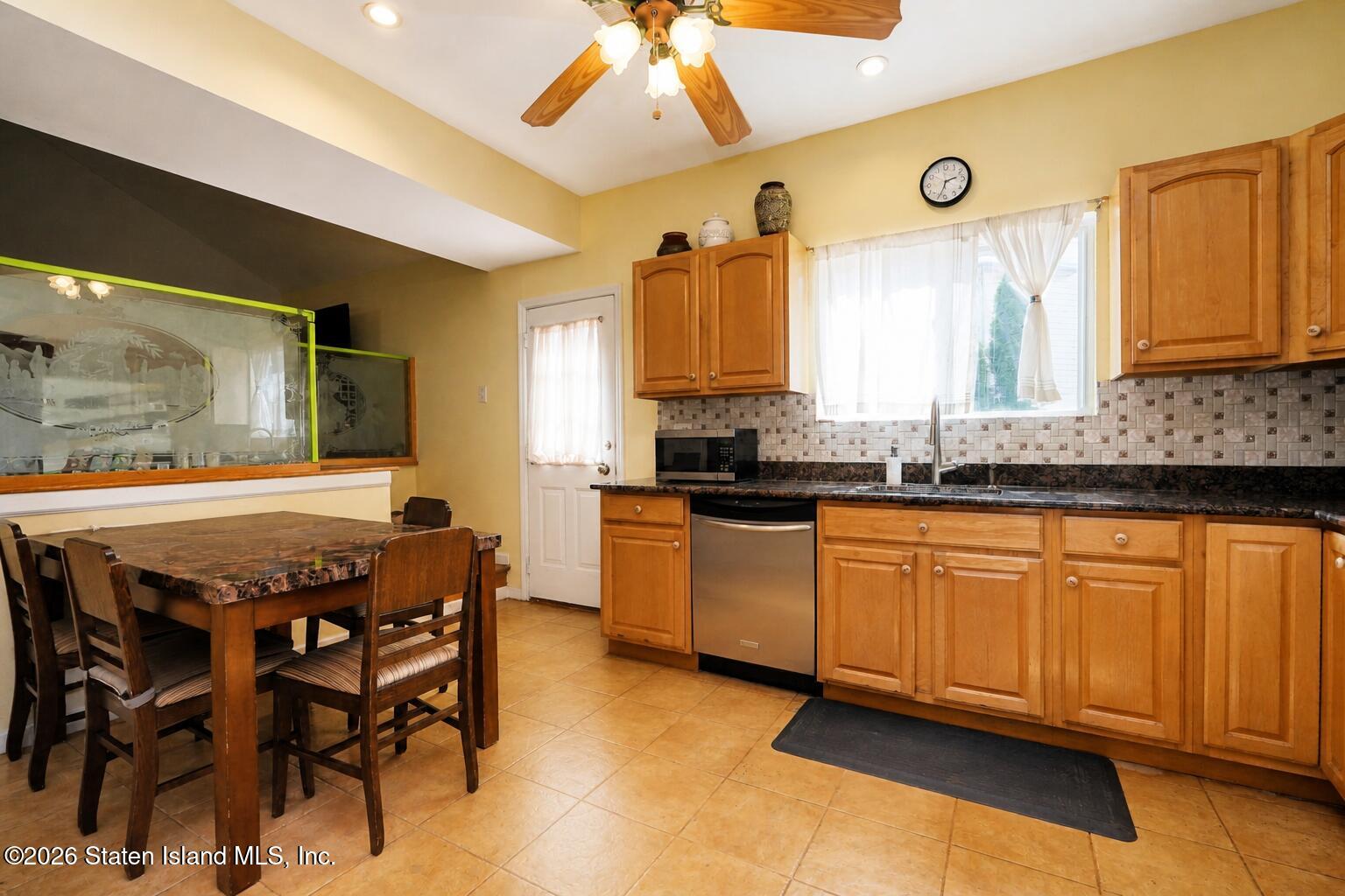 24 Willow Lane, Staten Island, NY, 10306 image 7