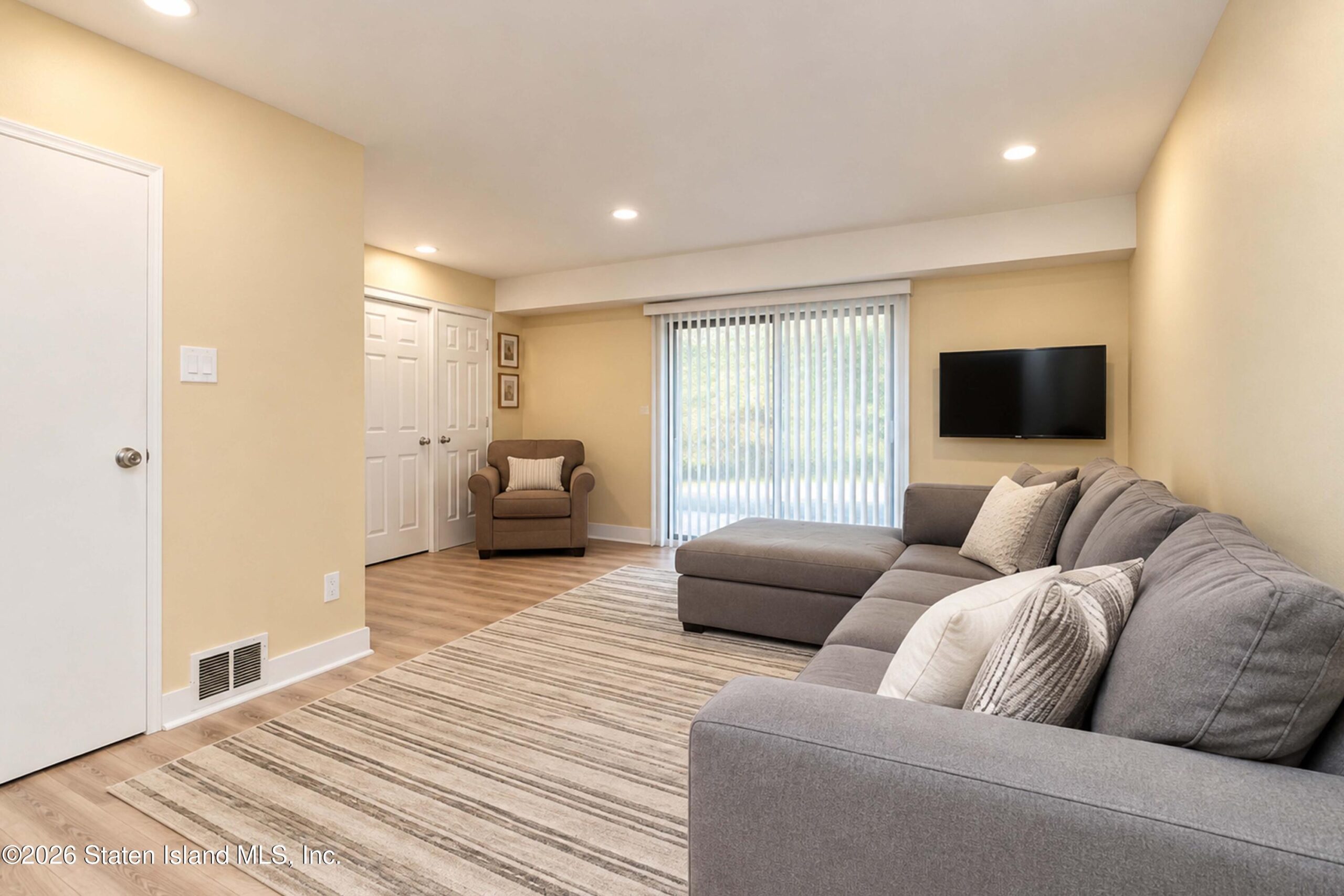 211 Dover Green, Staten Island, NY, 10312 image 19