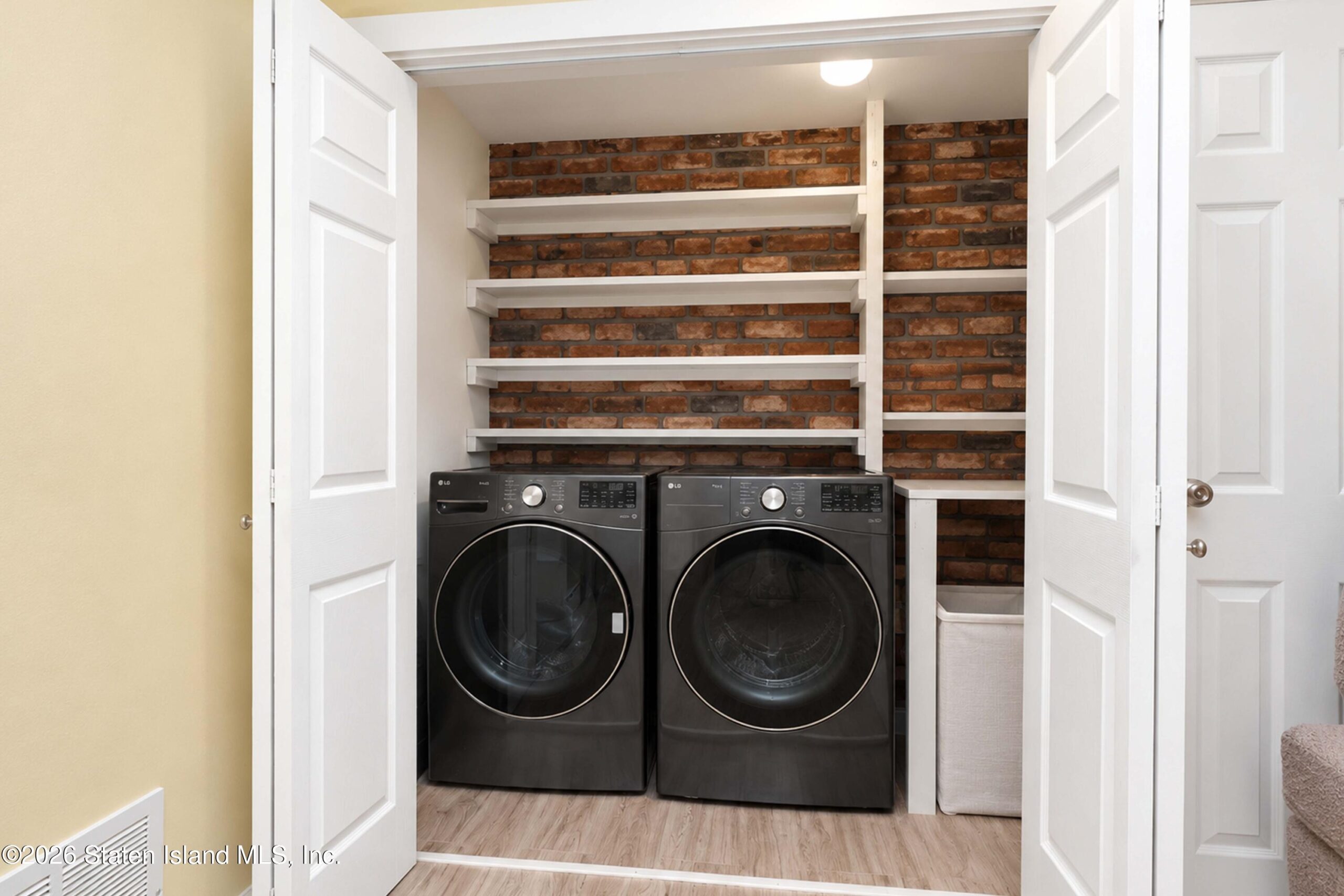 211 Dover Green, Staten Island, NY, 10312 image 20