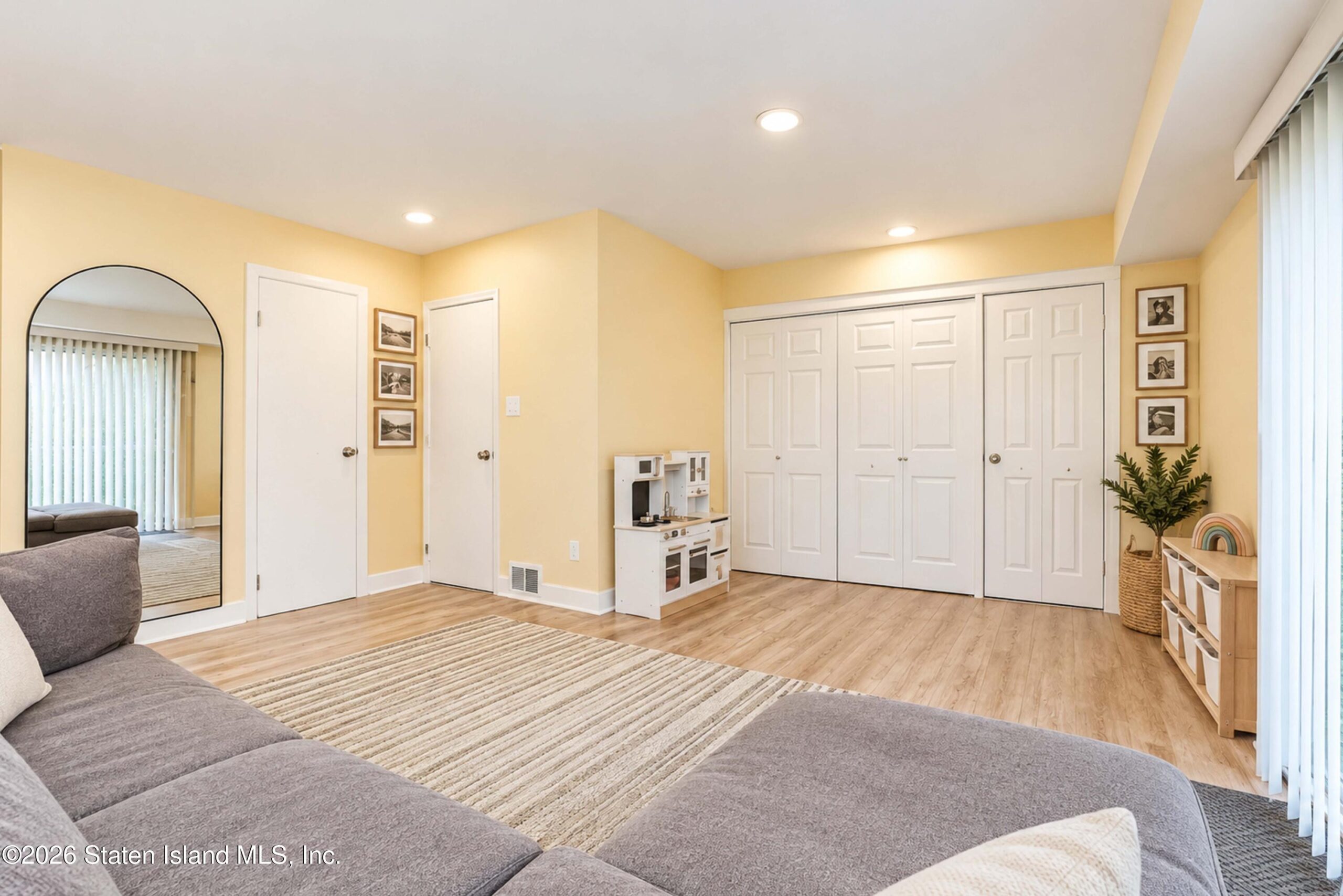 211 Dover Green, Staten Island, NY, 10312 image 18