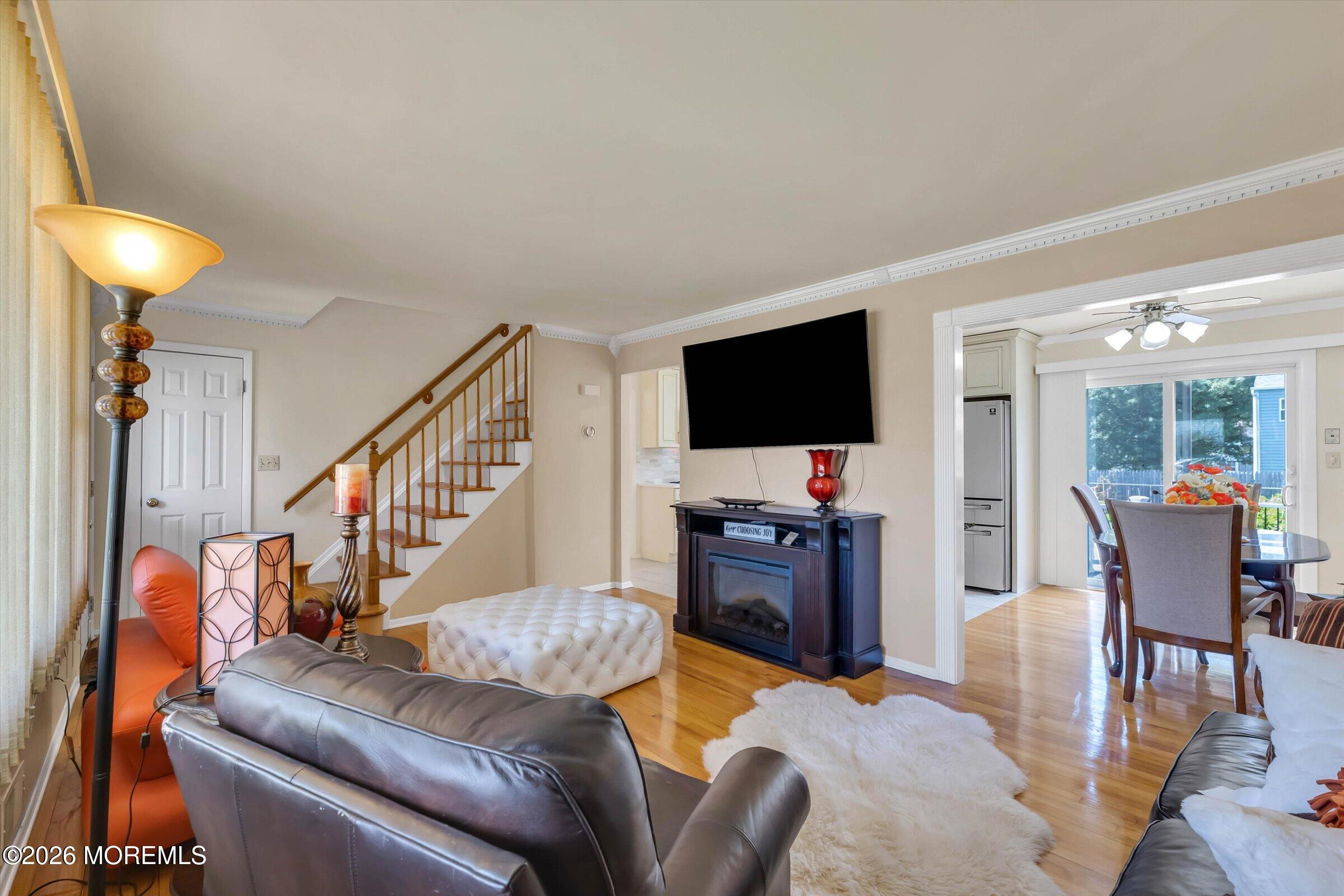 1019 Eton Way Image 3