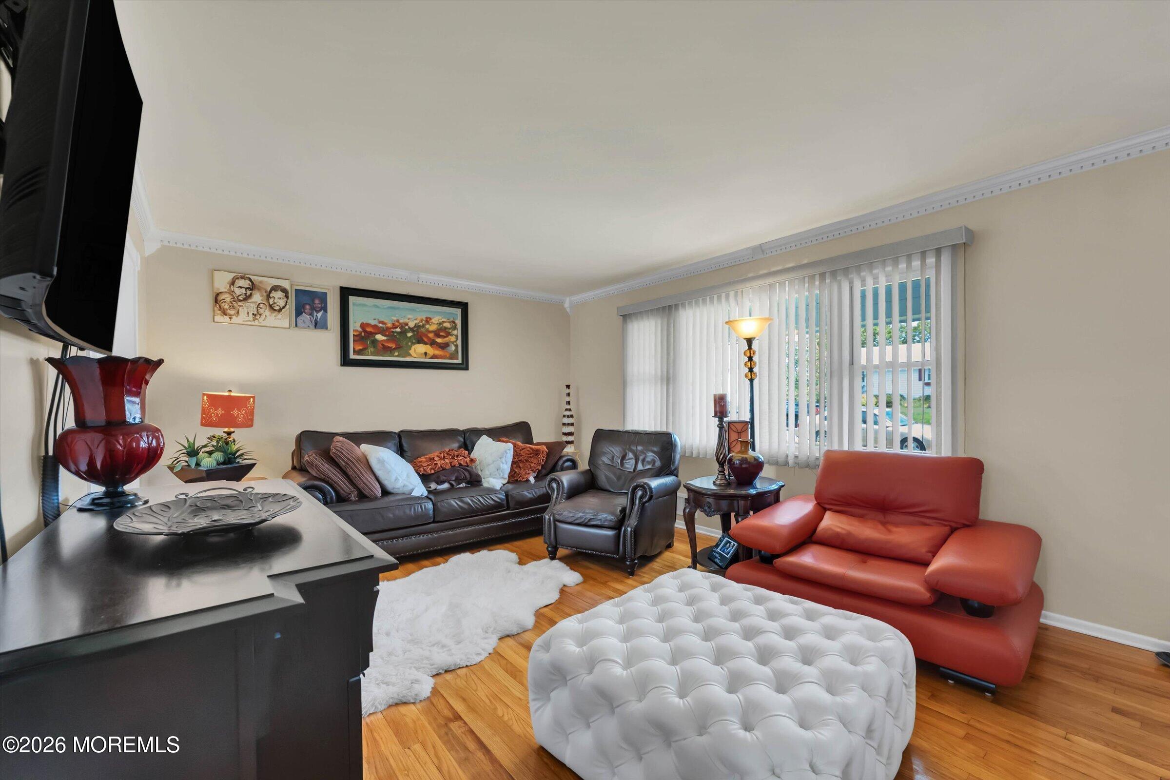 1019 Eton Way Image 5