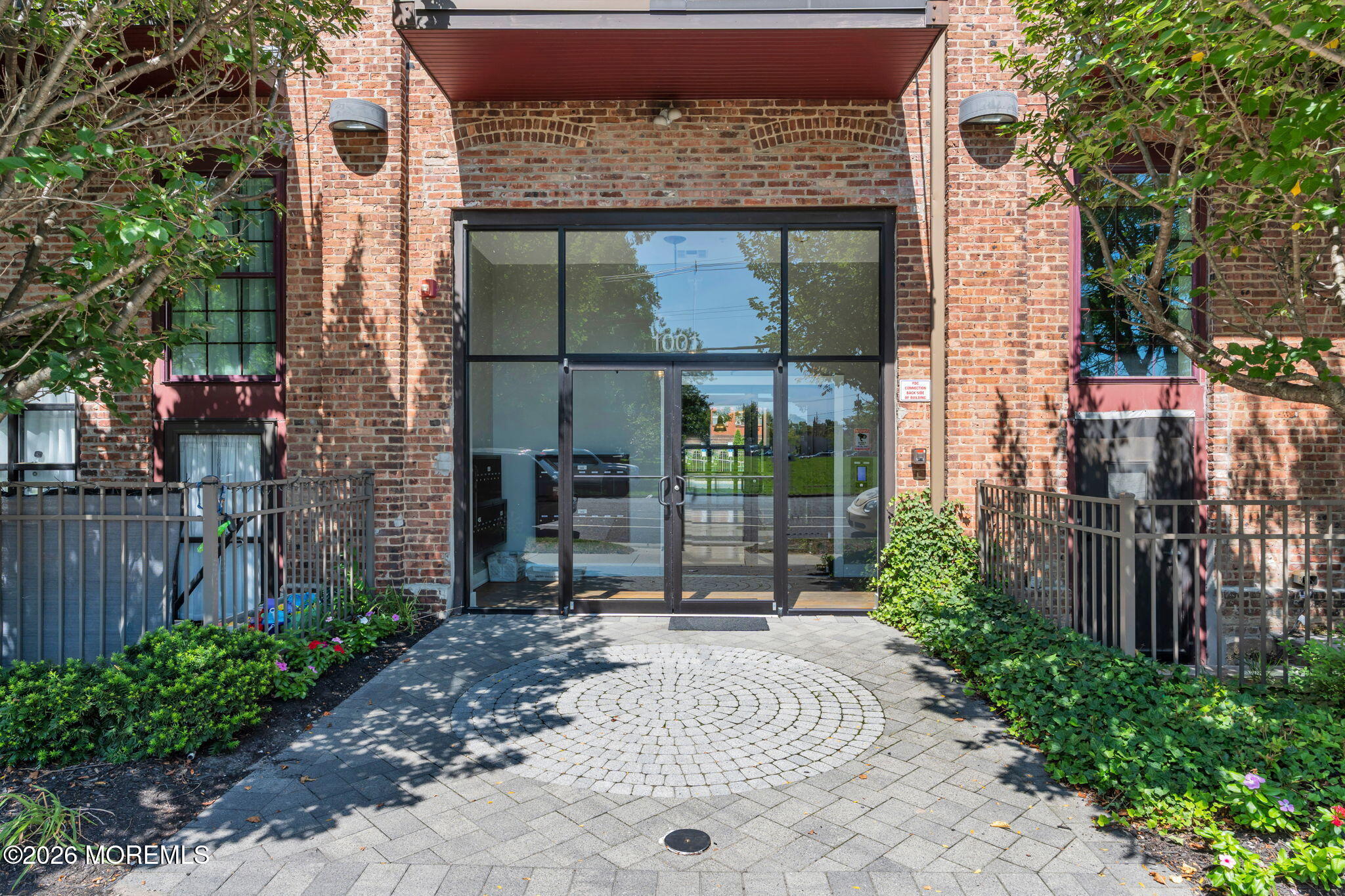 1001 2nd Avenue 304 Image 2