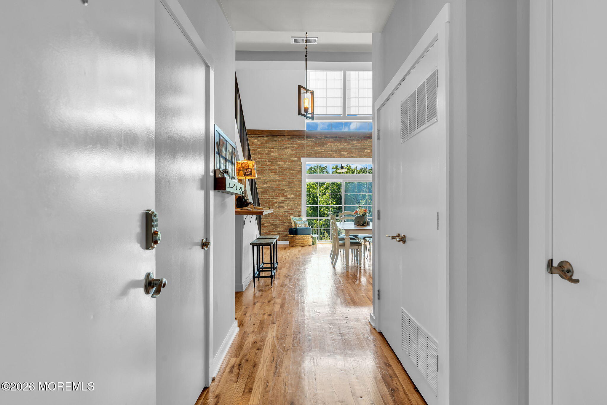 1001 2nd Avenue 304 Image 3