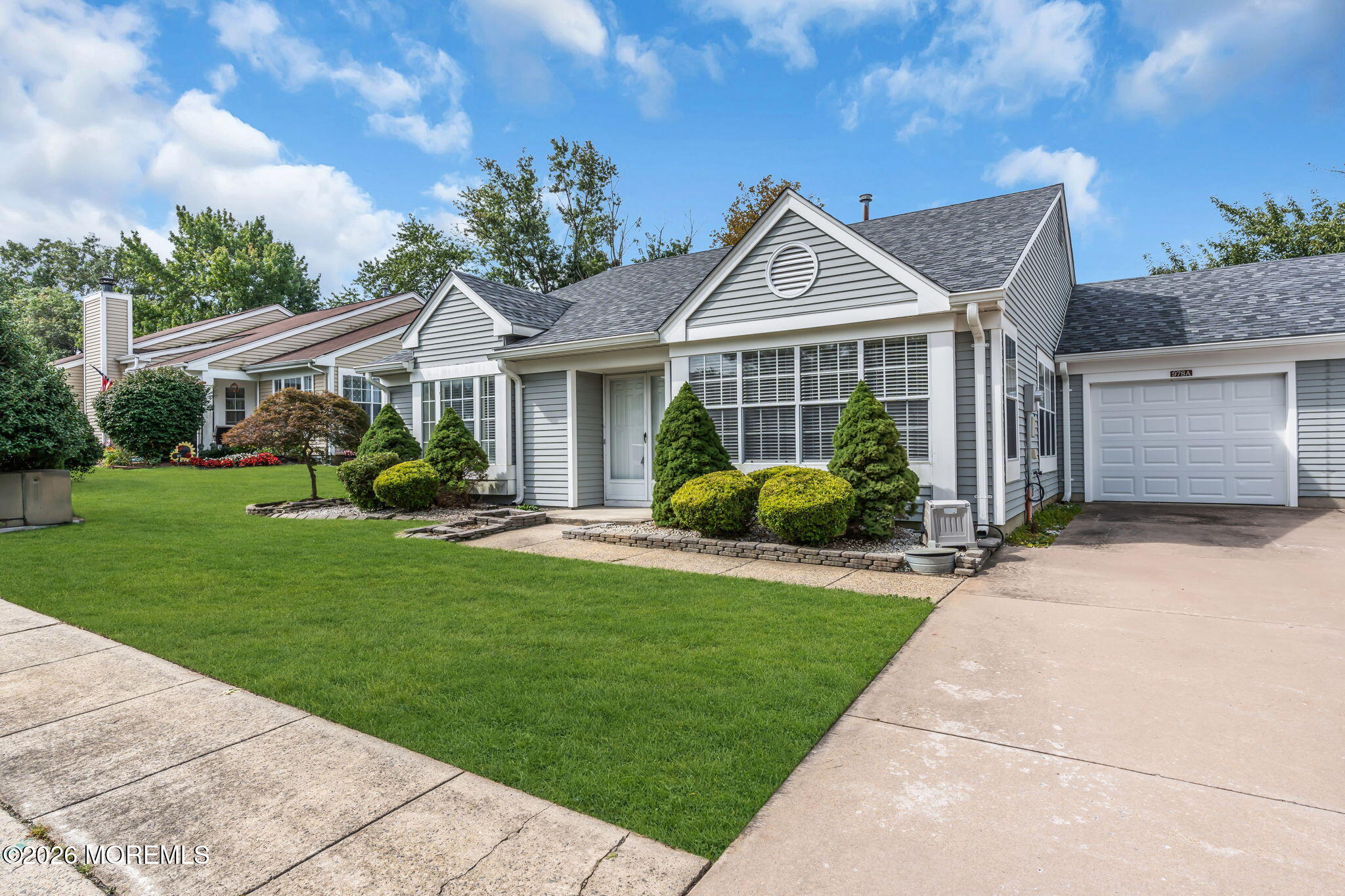 978A Thornbury Lane Image 4